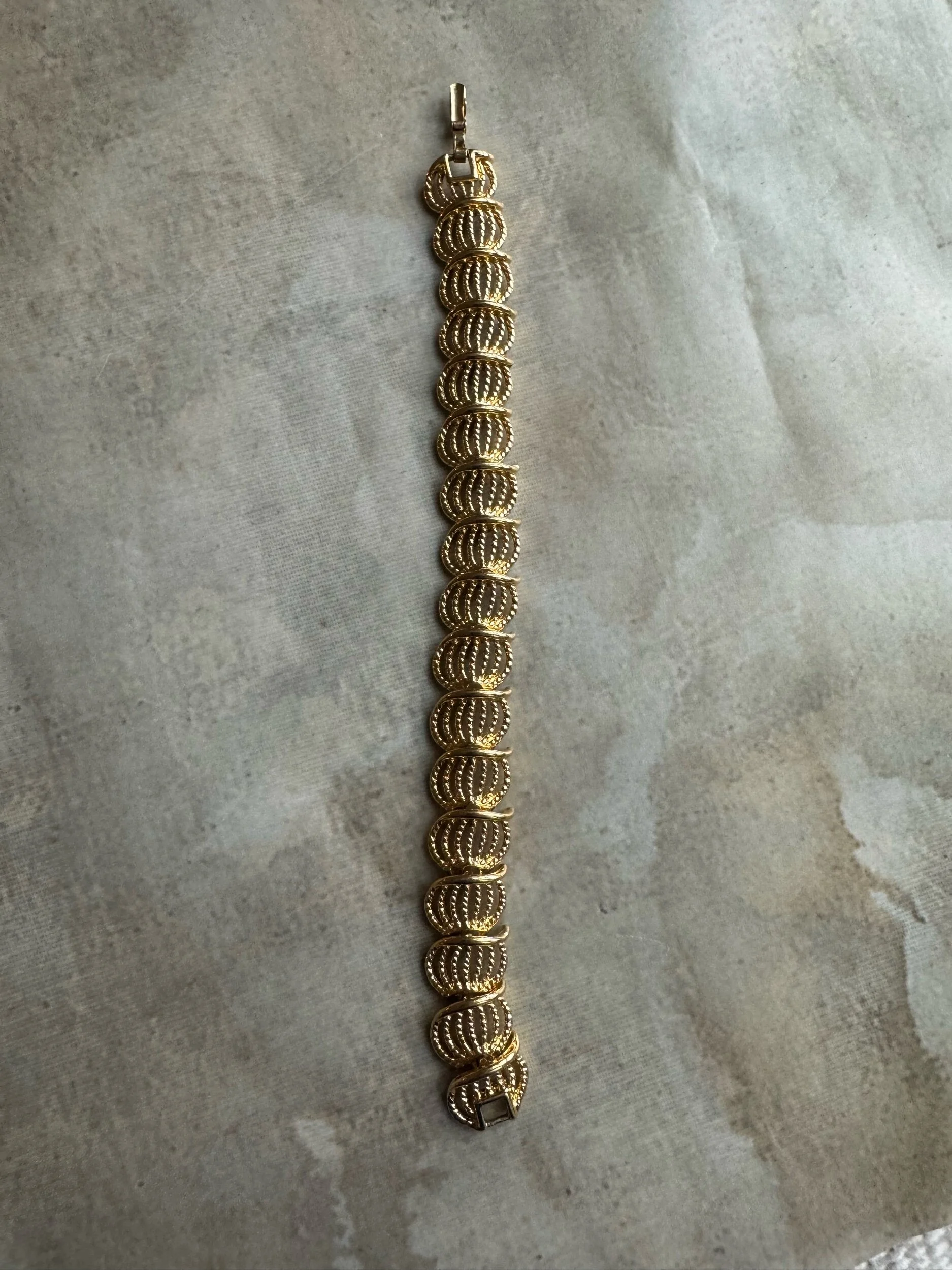 0A83F5E2-AA0E-4577-9673-387821917A8F