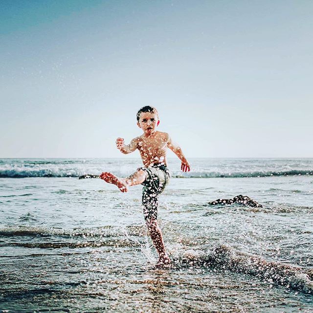 He makes a splash wherever he goes.
.
.
.
#clickpro #clickinmoms #clickwalk2018 #clickphotoschool #ig_kids #childofig #magicofchildhood #canonphotography #letthemexplore #theeverydayportrait_ #ourlightwithin #thesugarjar #gramoftheday #gotd_2095