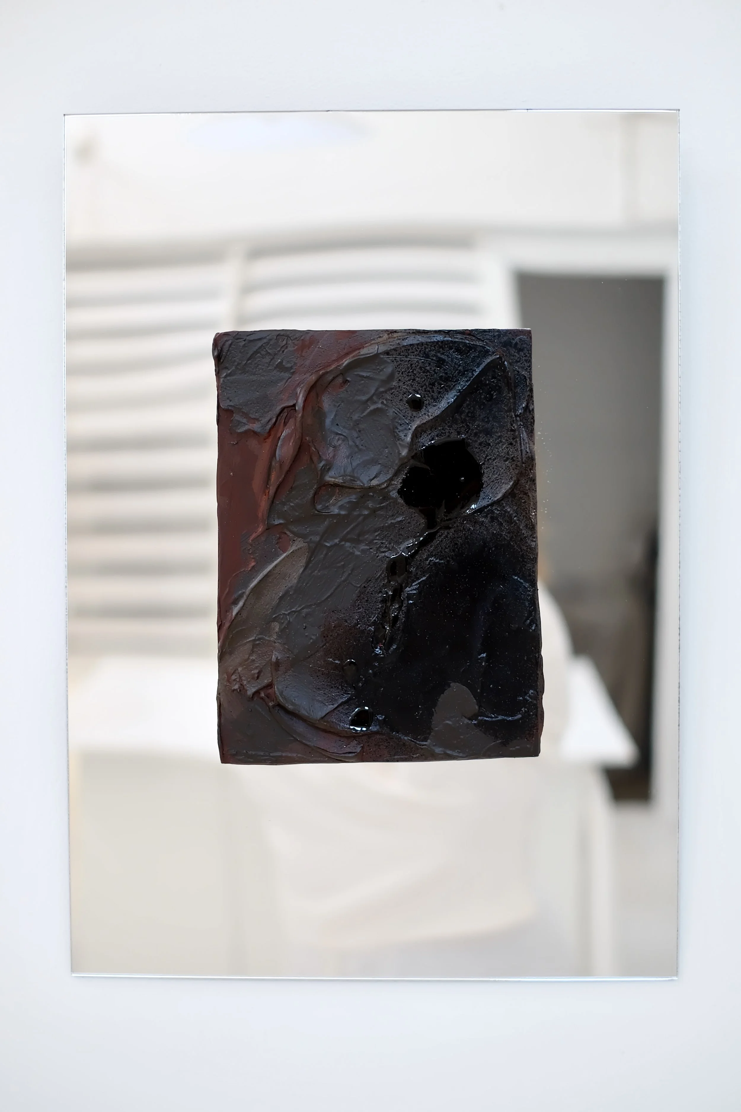 LISA_MADIGAN_TETHER_NOIR_3.JPG