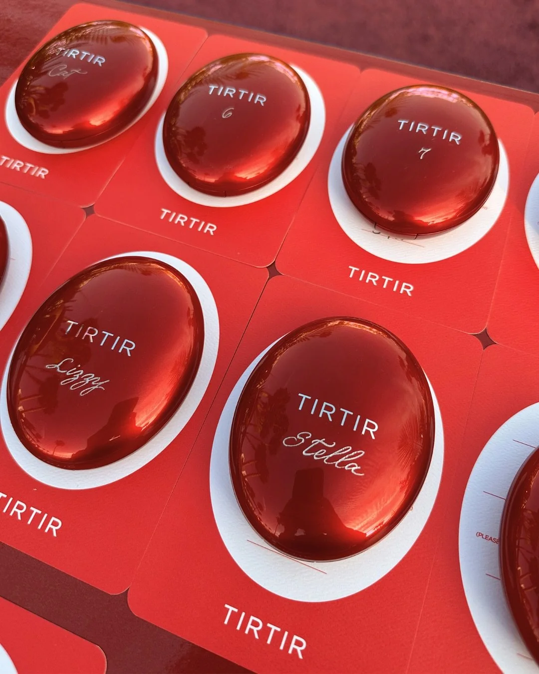 K-Beauty is taking the world by storm ❤️💫

Loved all of the details incorporated into celebrating @tirtir_global launch their world tour in LA. The traditional Korean lucky pouches for holding the engraved compacts were the perfect touch. 

PS. Chec
