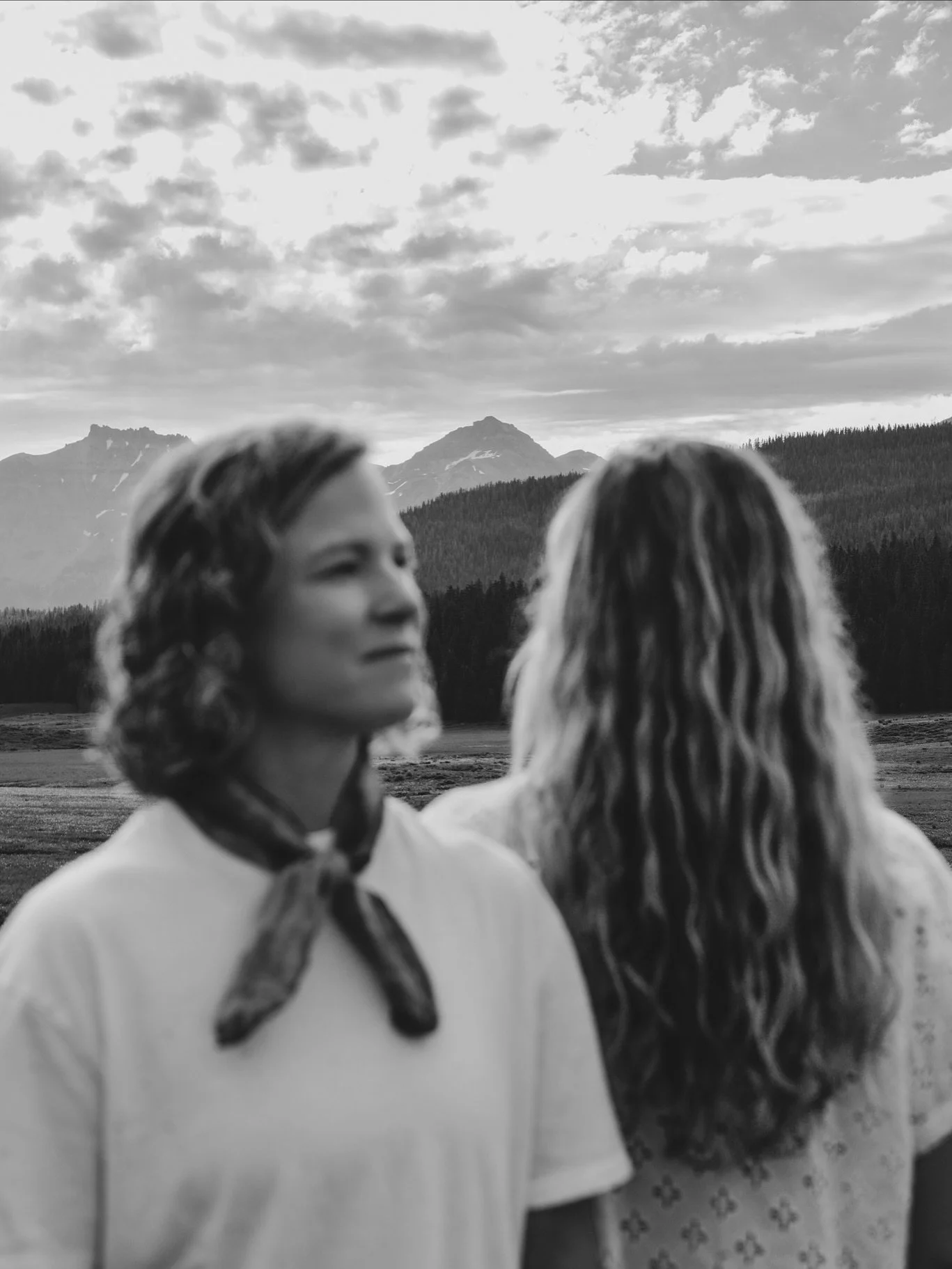 🌕🌕🌕 Thanks for all the love around Harvest Moon you beautiful people 
.
.
.
📷 @deryaensoleil