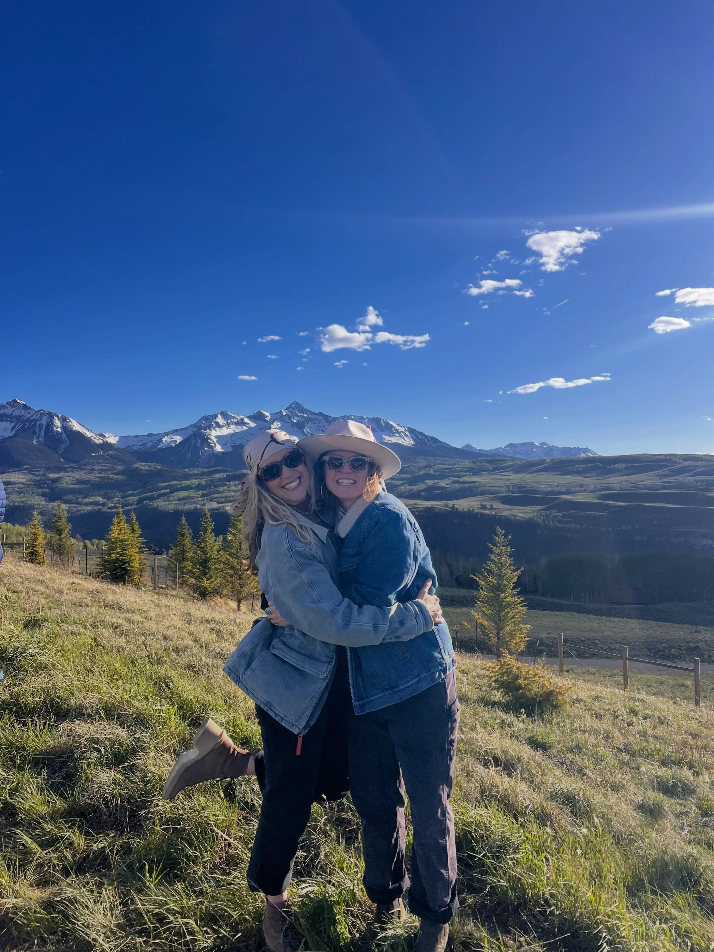 @mountainfilm weekend in Telluride has begun! And these mountains are showing OFFFF for us! Grateful to share music amongst the incredible &amp; inspiring stories told through the lens of a camera. 🎥

Catch some tunes with us Saturday in Elks Park f