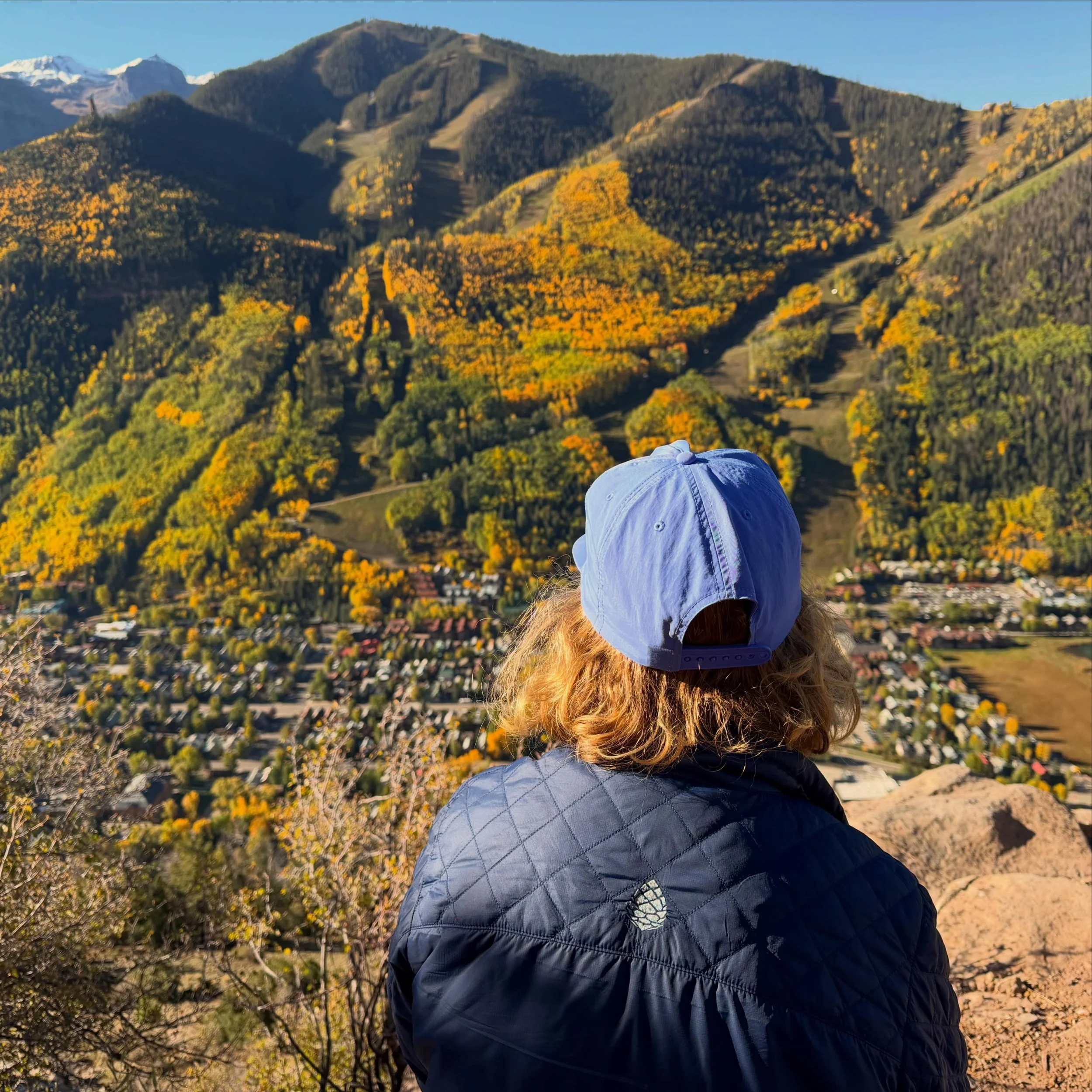 a very @stio fall 🍂

&ldquo;LVDY&rdquo; gets ya a lil discount on the best outdoor apparel, always!

just the best

@stio 

the perfect morning 🤌🏼💛