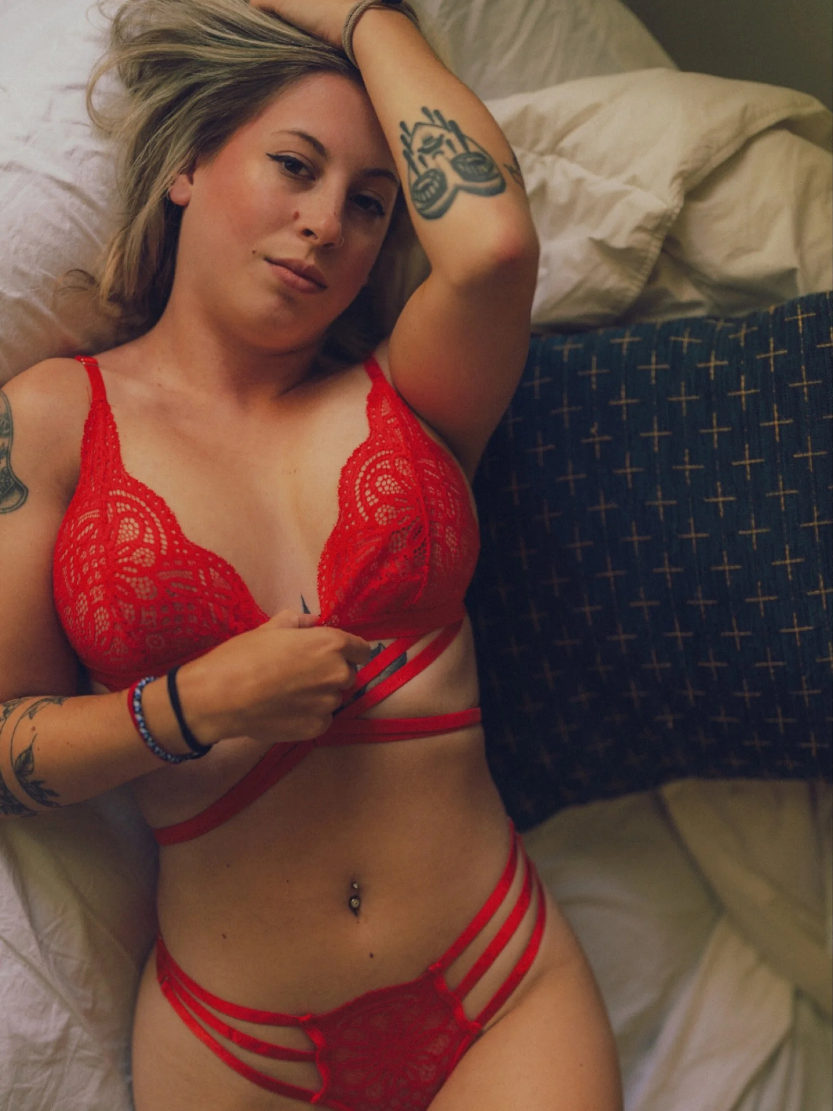 Cozy slice of daylight ///
____________________
More intentional and consistent while expanding my network is the goal this year. Really looking forward to new opportunities and working with people on creative projects ✨✅🙏🏽.