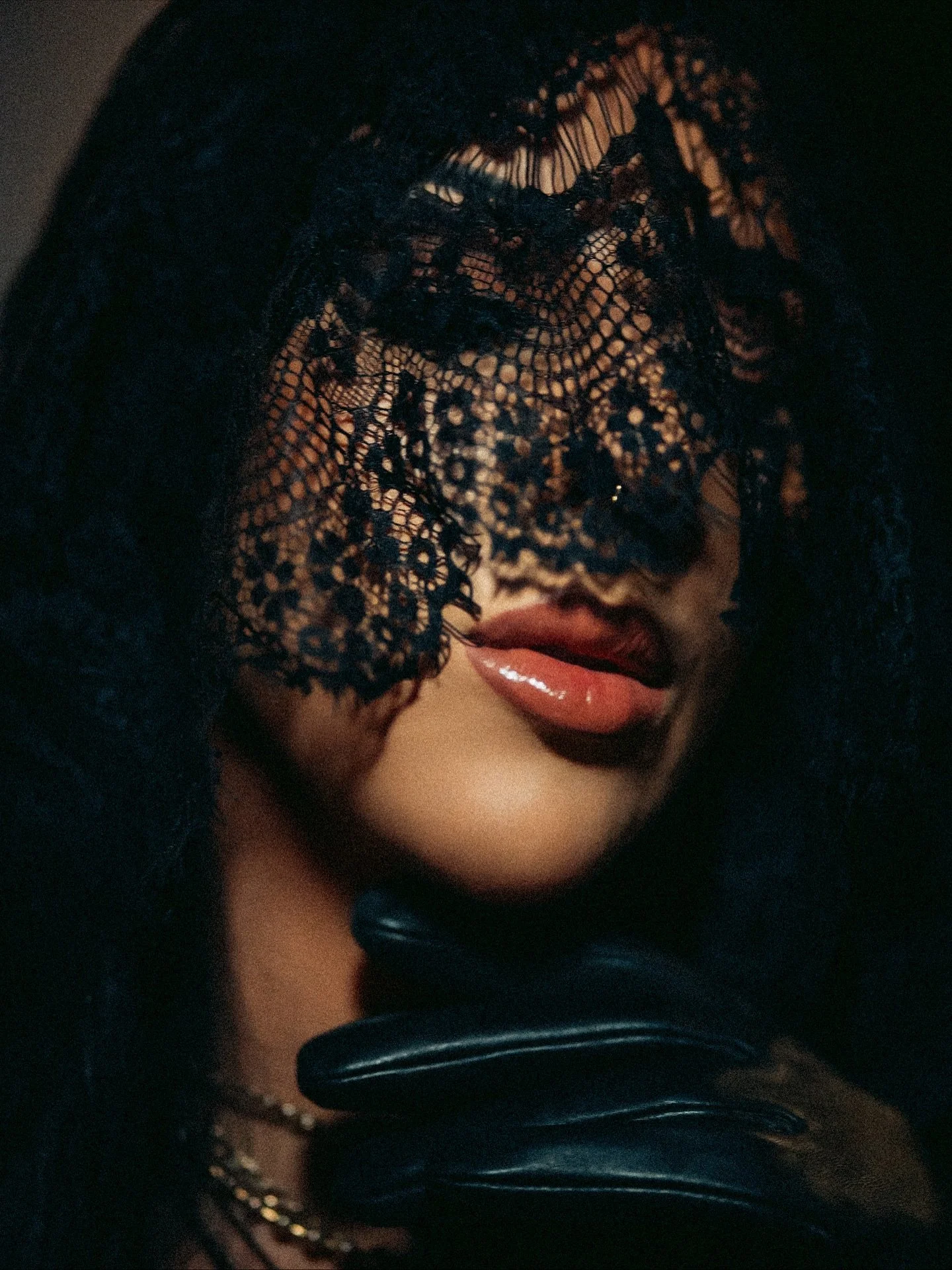 A fleeting flame dances in the dark /

@jesvonc for Halloween ✨🎃