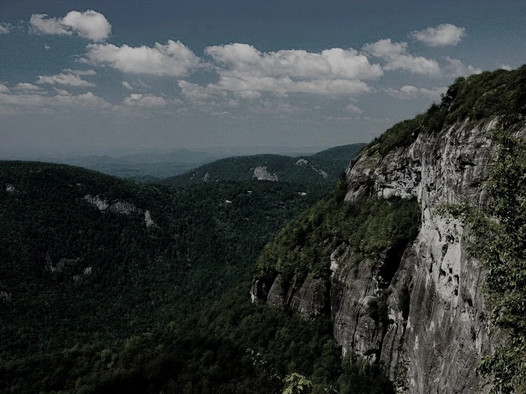 2005-06-16_nantahala_whiteside-mountain-trail-view-of-cliffs.jpg