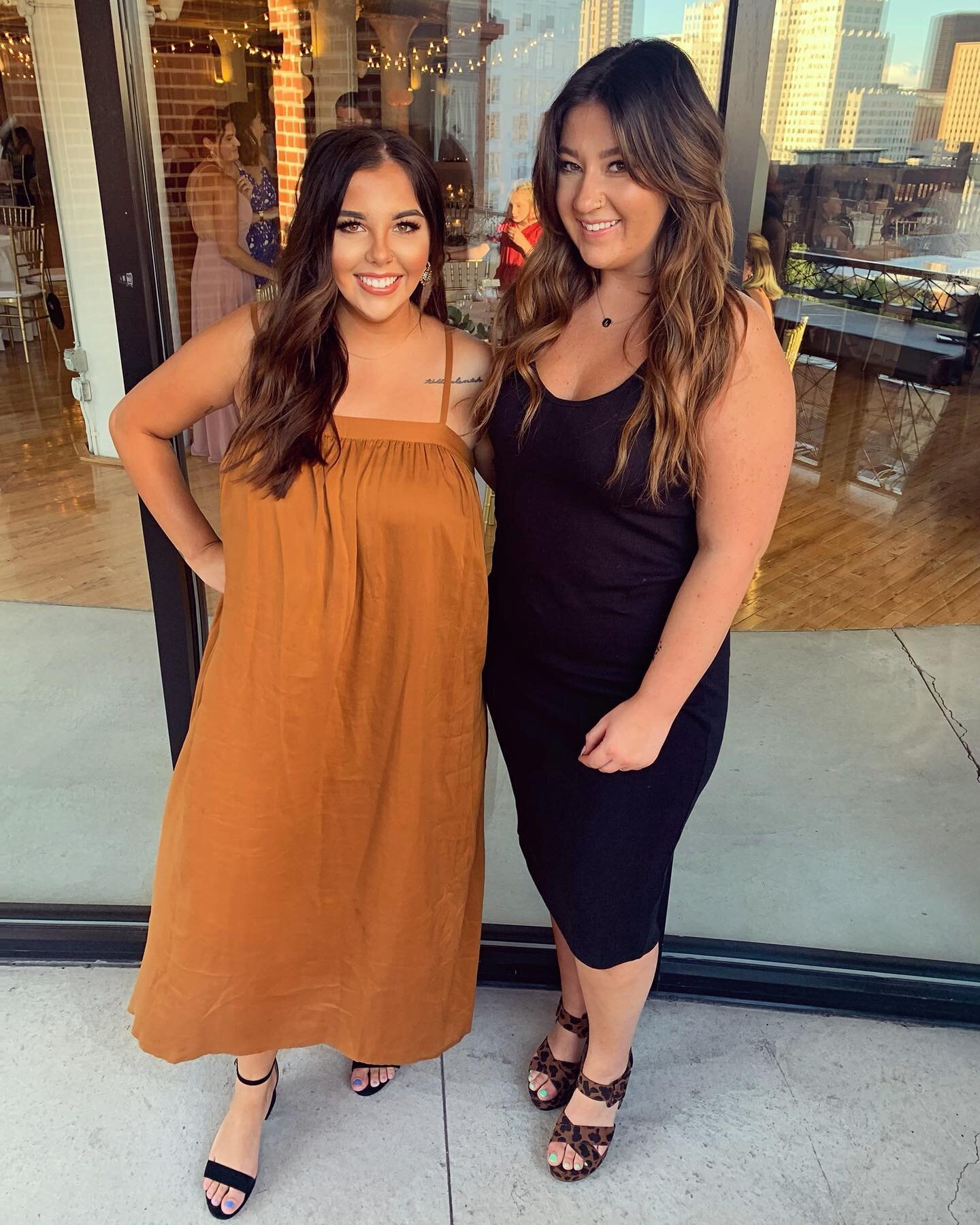 🦋MEET LILY🦋 she is my newest associate - most of you may have already met her, but for those of you who have not, she will be working alongside me behind the chair! During the associate program at @theboulevardhaircompany she will learn all of my t