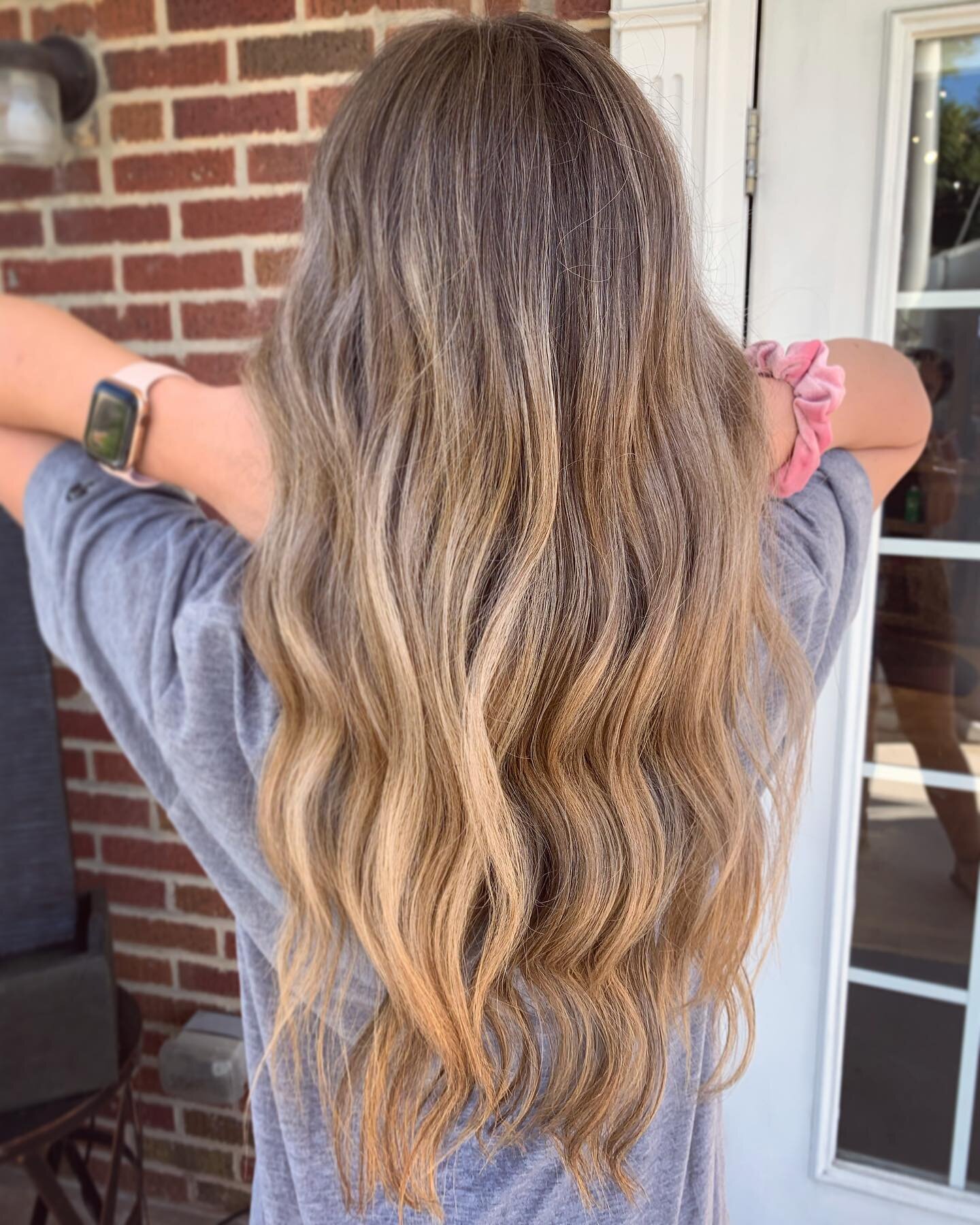 M E L T E D 🔥 a mixture of a full foilayage and balayage for this babe @kaylee.elaine.j 🥰