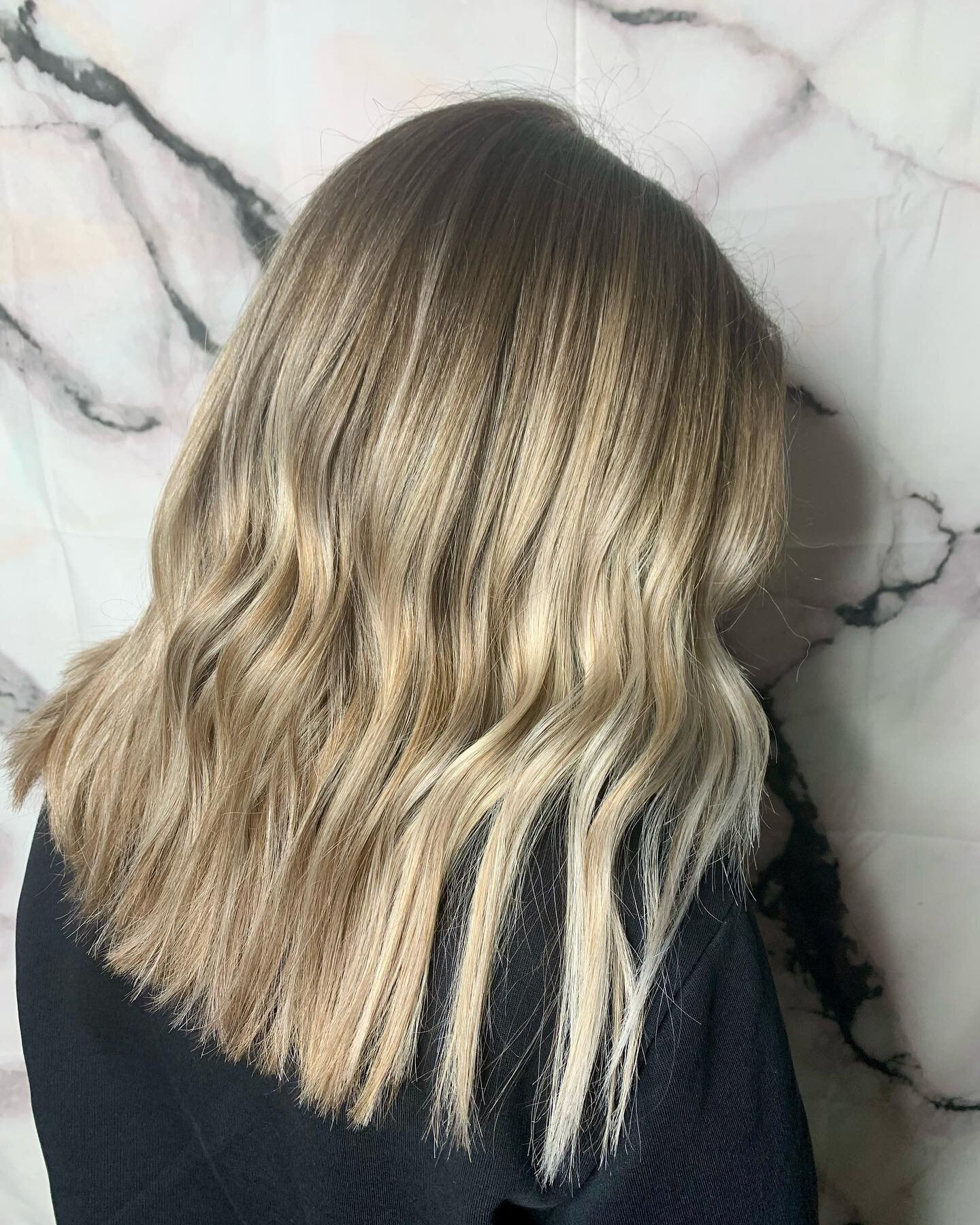 ✨Dimension ✨  #stl #stlhair #stlhairstylist #blonde #highlights