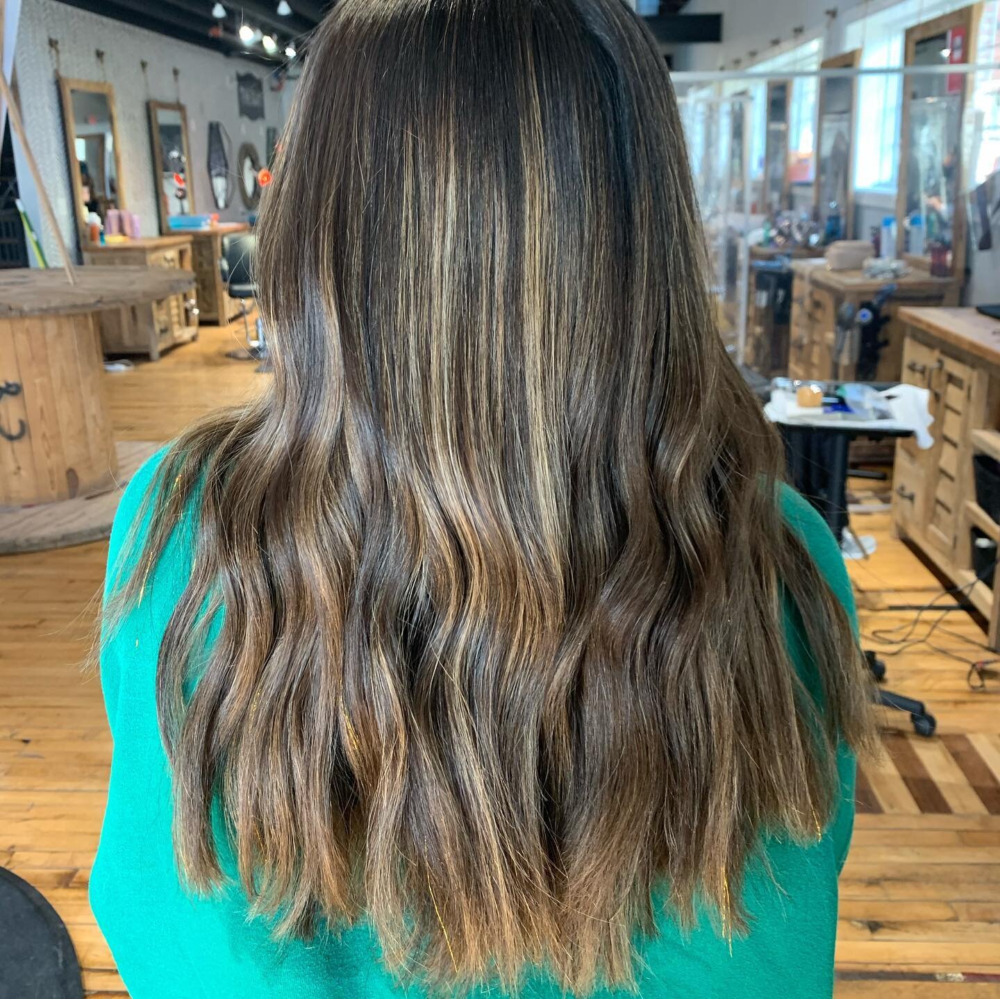 Brunettes can have fun too 💛  #stlhair #stlblonding #balayage