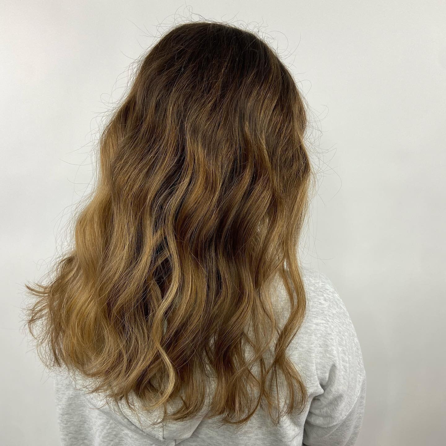 I think I&rsquo;m most excited to see this beautiful balayage on her natural curls 😍
