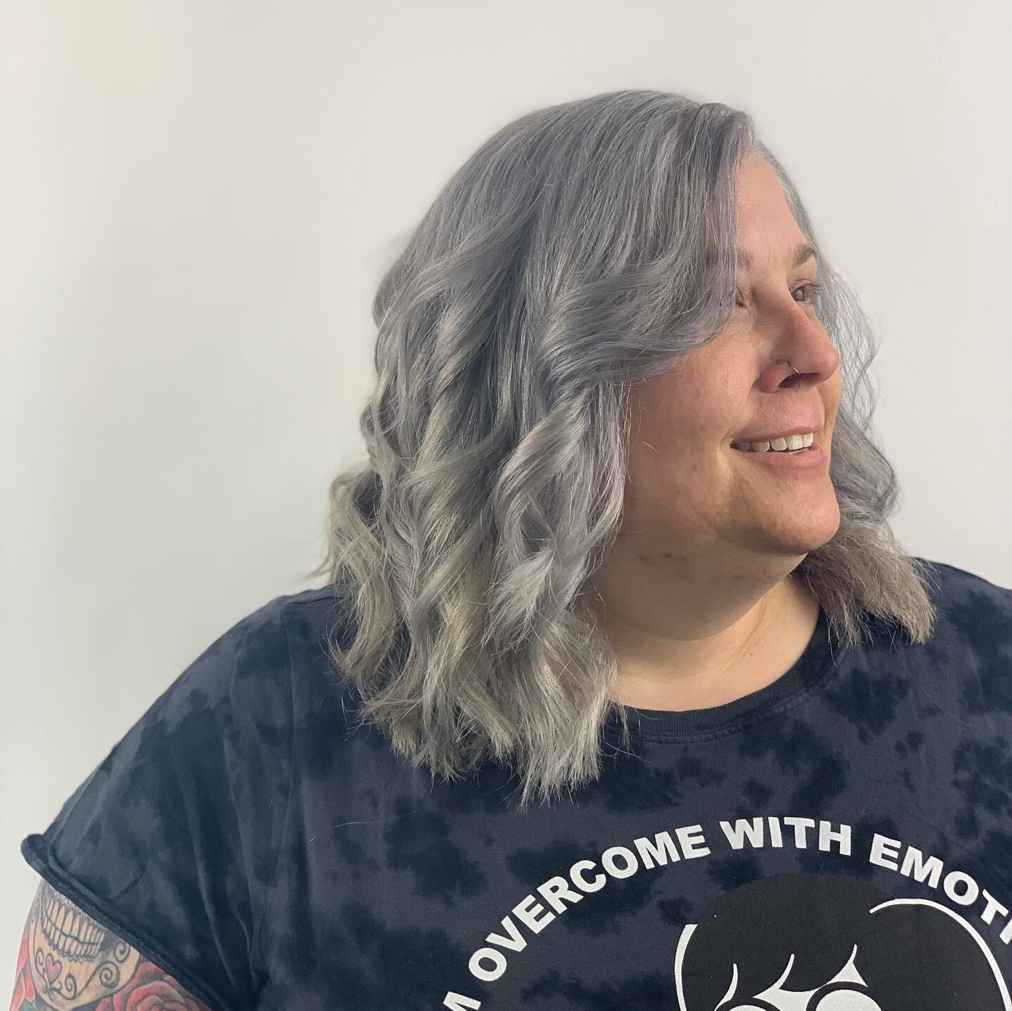 Looking to let the greys go wild??? I gotchu! I finally documented a before and after grey blend!!!!! I&rsquo;ve done this so many times and am so excited there are no pictures!!! Swipe to see the beginning.