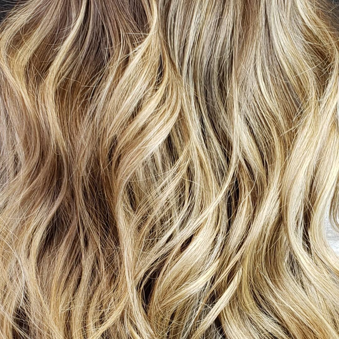 Book with me for your summer balayage!