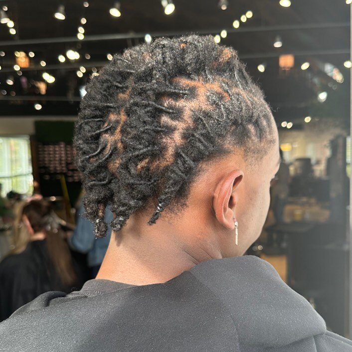 Looking for opportunities to get my hands in more locs. If you have locs, wanna start some, or know someone who does, my chair&rsquo;s always open!