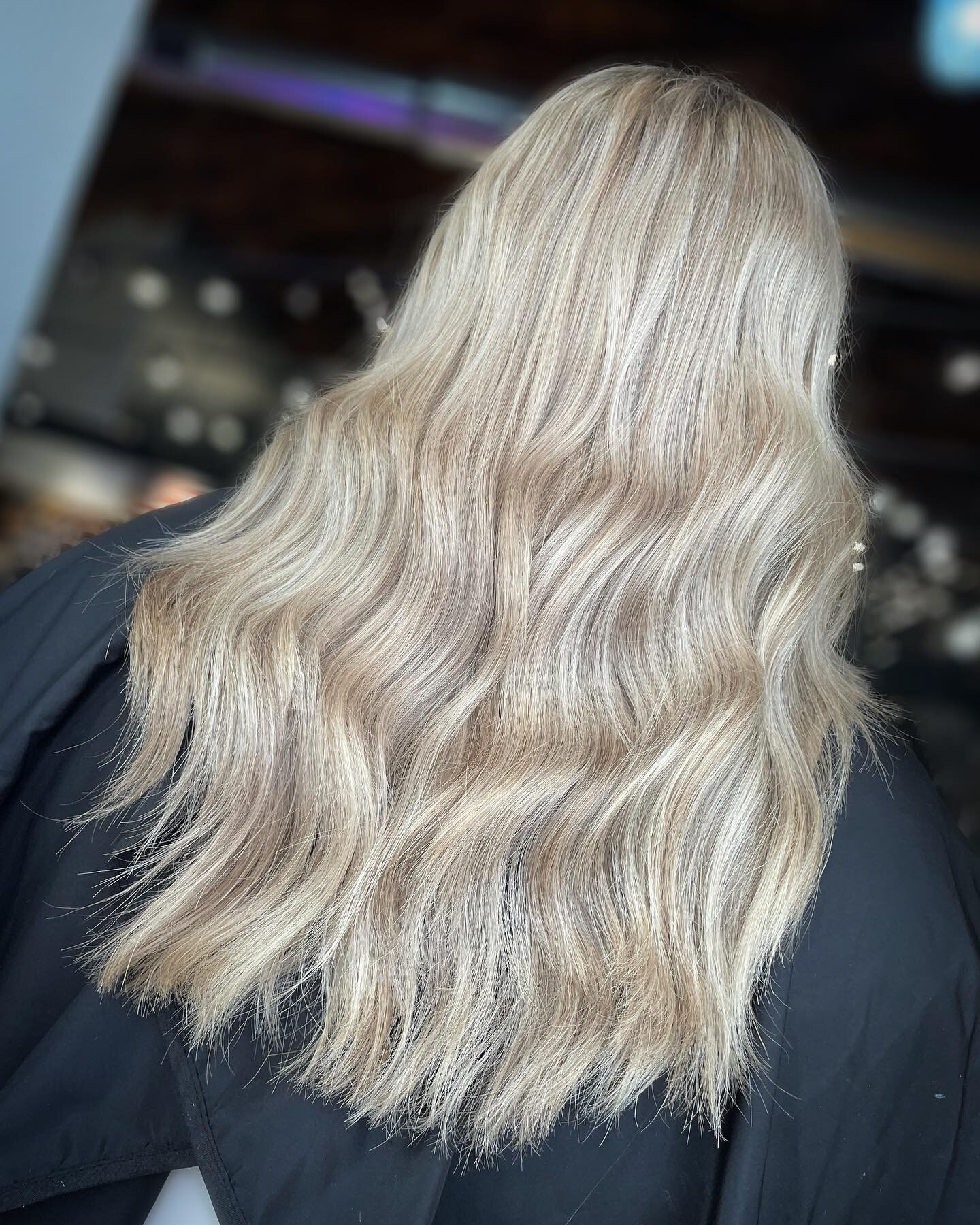V A N I L L A  I C E 🧁❄️ #blondeaf #vanillablonde #iceicebaby #lorealpro #shadeseq #redken # #colorspecialist #stlhairstylist #stlcolorist