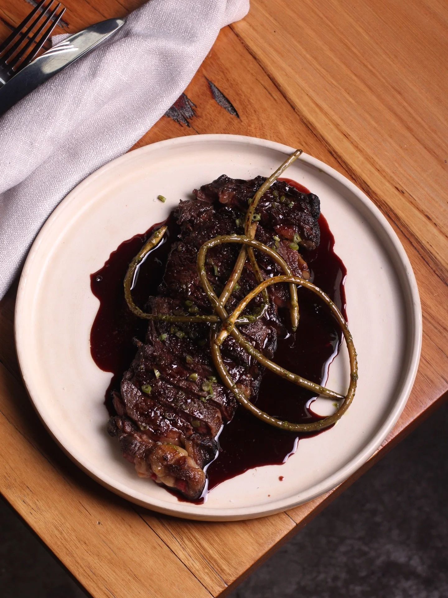It&rsquo;s true, the quality of the red wine does make a difference to the jus, and Chef John&rsquo;s is testament to the fact! 300g sirloin with your choice of condiments.