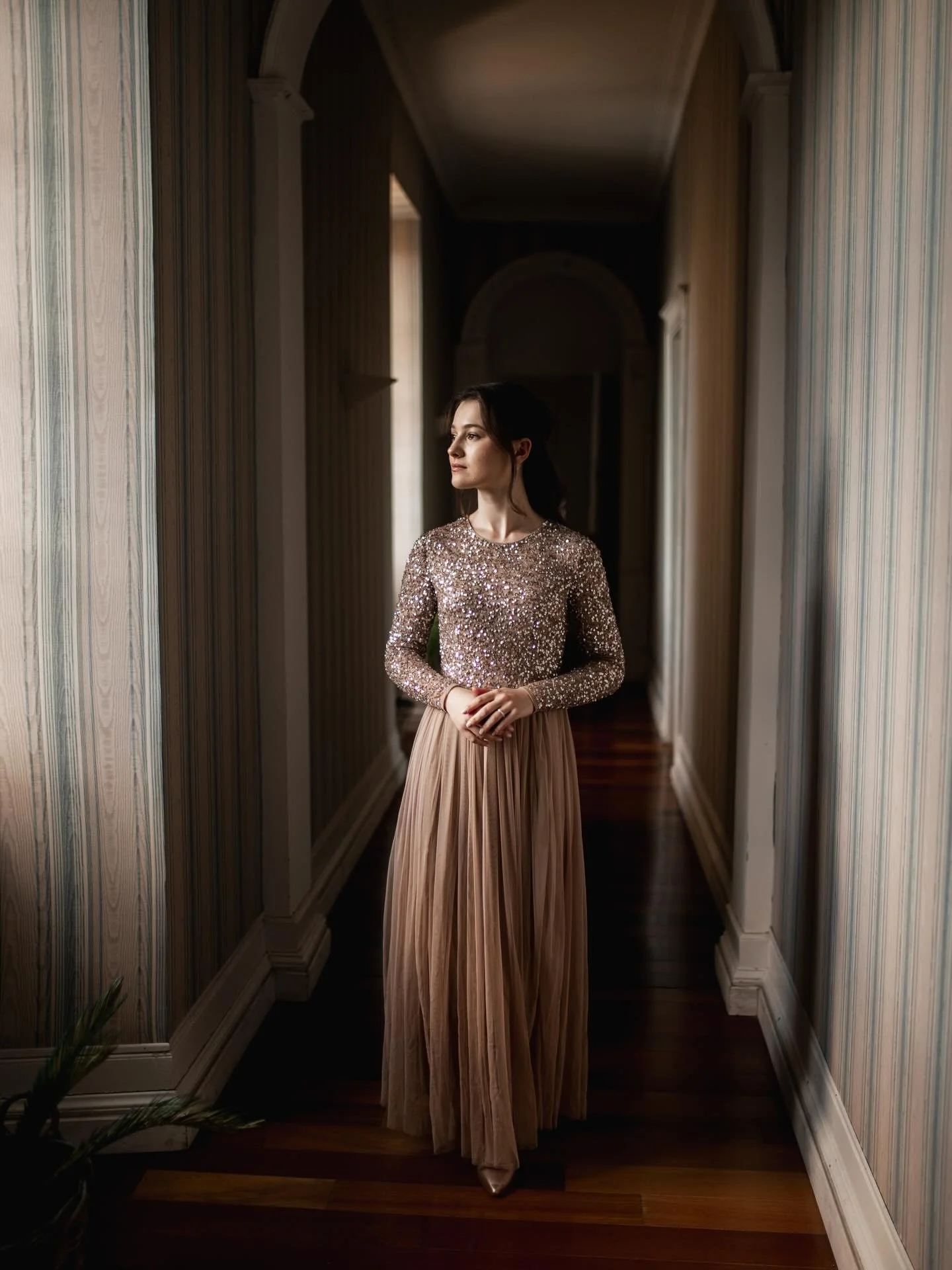 Quel plaisir de mettre en lumi&egrave;re le savoir-faire d&rsquo;artisans passionn&eacute;s ! ❤️❤️

Domaine : @lechateau_de_laubardemont 
Robe de mari&eacute;e : @marionlefebvrecreation 
fleuriste : @coletteetsonatelierfleuri 
Makeup /Coiffure : @aym