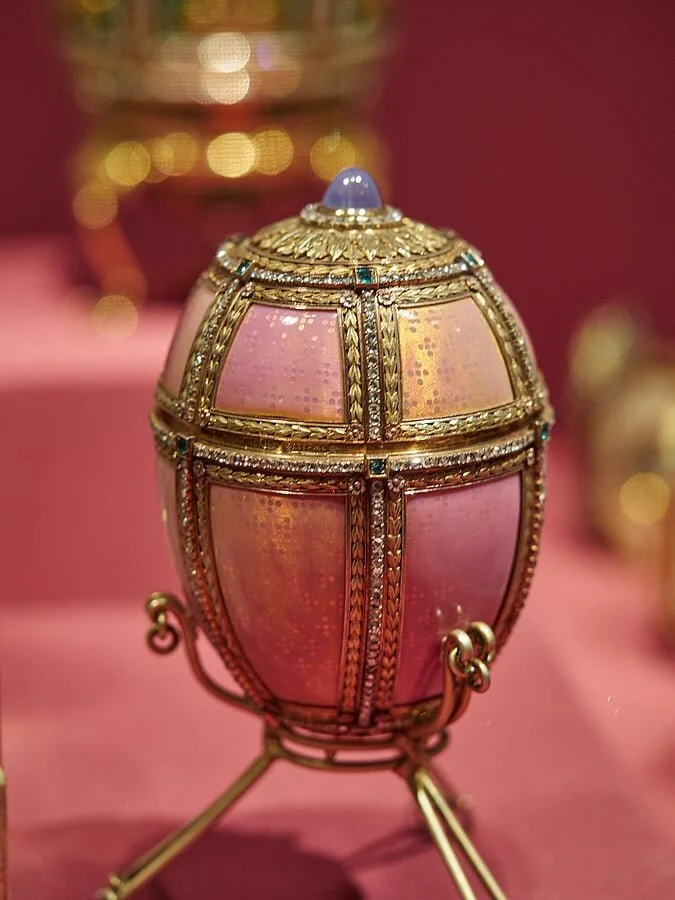 675px-Faberge_egg_-_49571636897-min.jpg