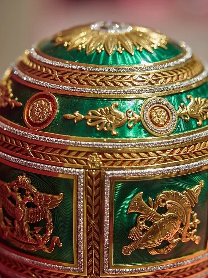 675px-Napoleonic_(Fabergé_egg)_-_detail-min.jpg