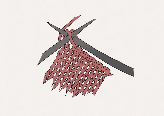3/ Tricotez une autre maille endroit sur l’aiguille gauche puis passez la maille par-dessus la maille précédemment tricotée. Procédez de la sorte jusqu’à ce qu’il ne reste plus qu’une maille sur l’aiguille droite.