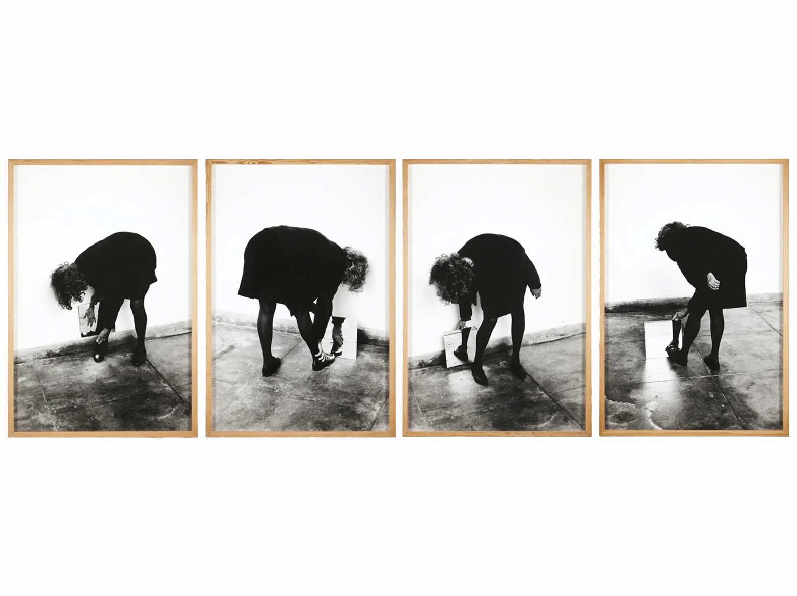 Helena Almeida Dentro de mim | 2000 | photography on paper | 132 x 90 cm.