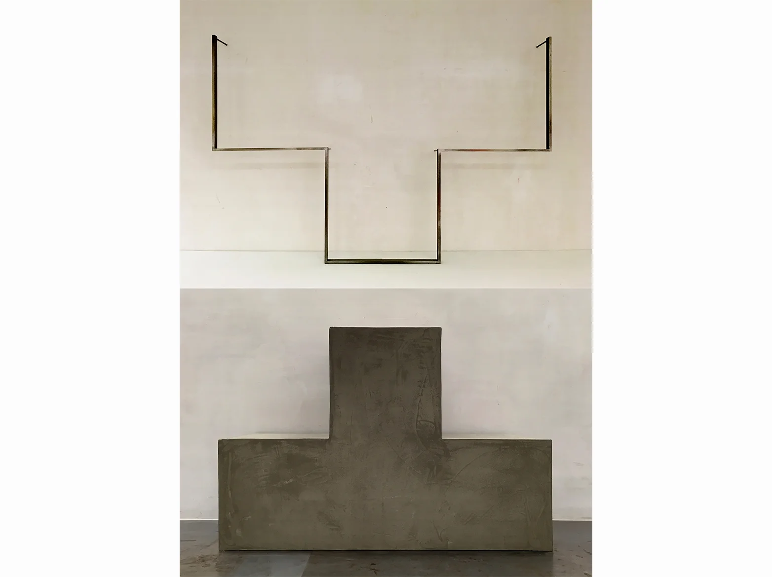 (No) dialogue | 2016 | two pieces installation wood, microconcrete, steel, neon | 88 x 134 x 4 cm. | 90 x 135,5 x 46 cm.