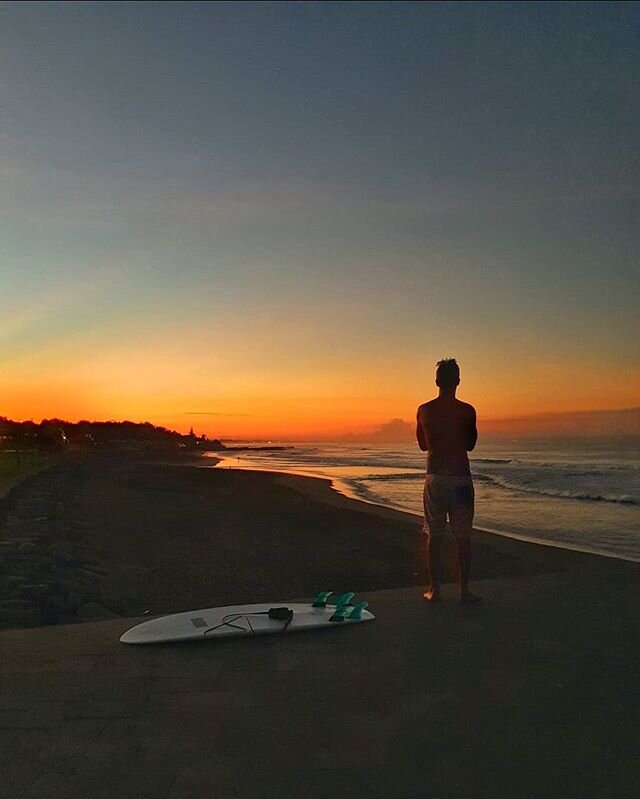 Sunrise surfer ☀️
.
.
#balibeach #bali #baligasm #baligirl #balivacay #beach #surfergirl #surf #surfer #model #fashion #fashionphotography #nikonz6 #nikon #z6 #balibabe #surf #surfer