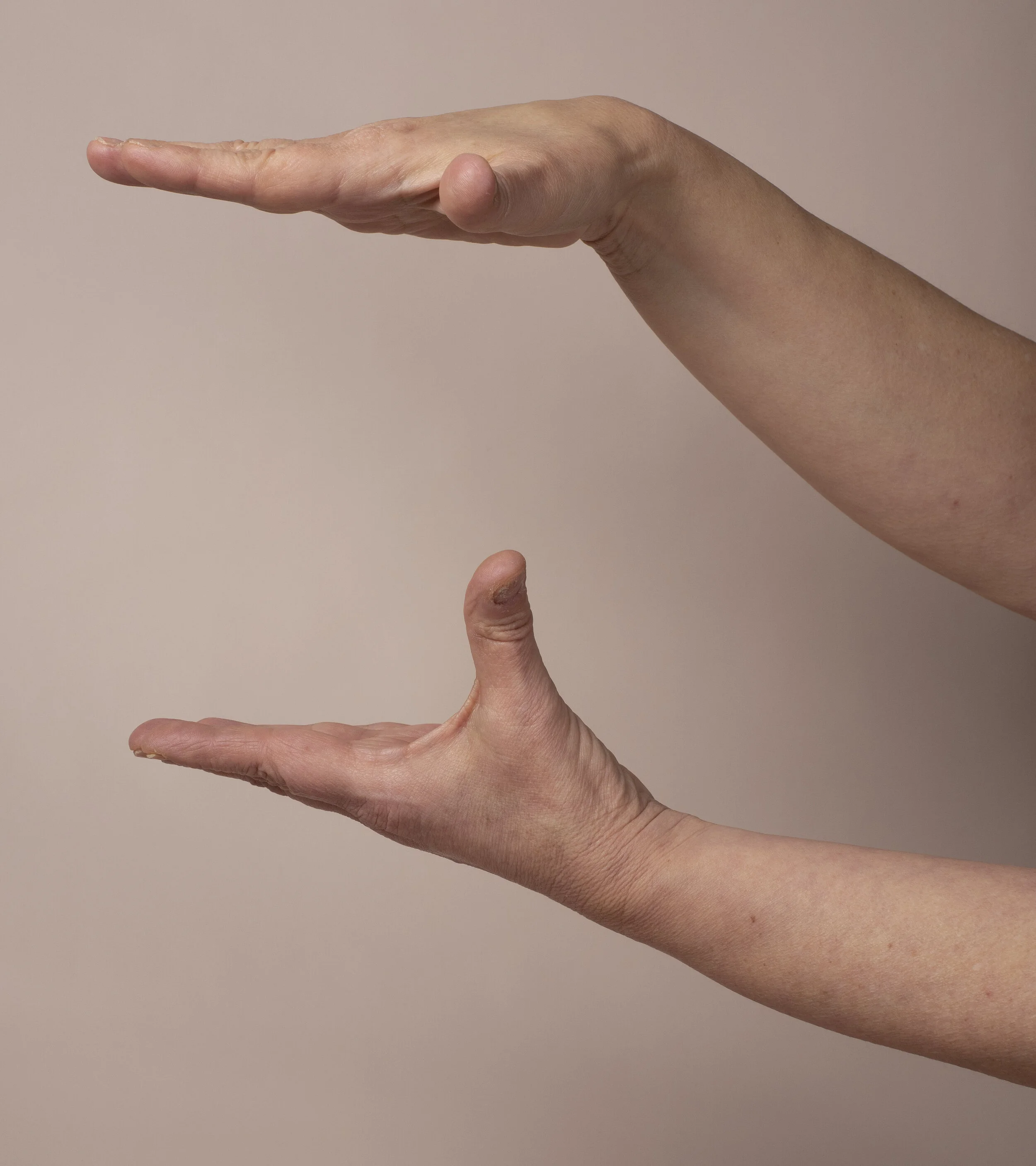 Product Shot Stock Hands #03