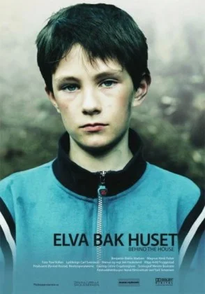 behind_the_house_elva_bak_huset_c-983734239-large-294x420.jpg