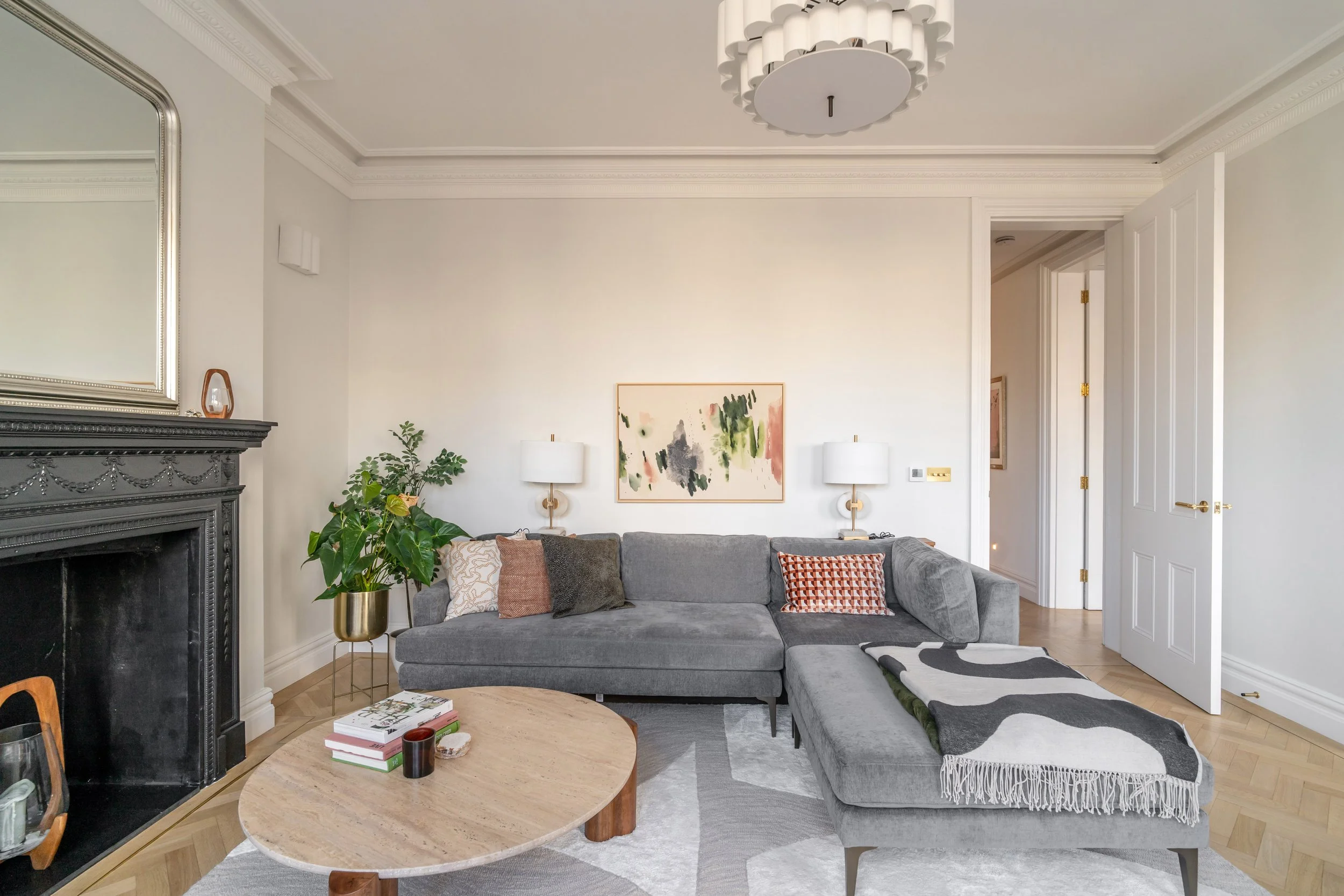 A Calm Contemporary Retreat in a Historic Marylebone Mansion Block