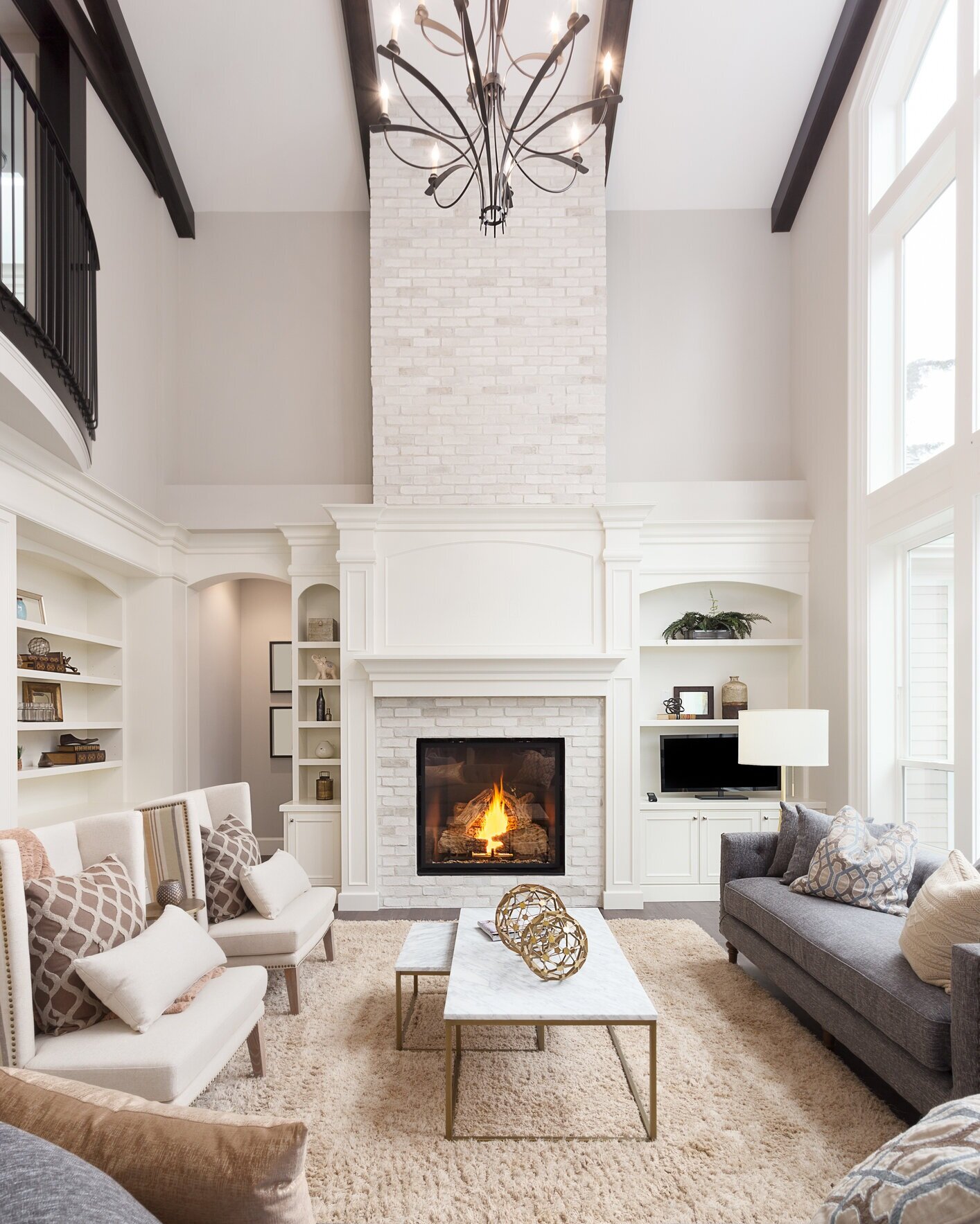 iStock+modern+luxe+living+room+white+brick.jpg