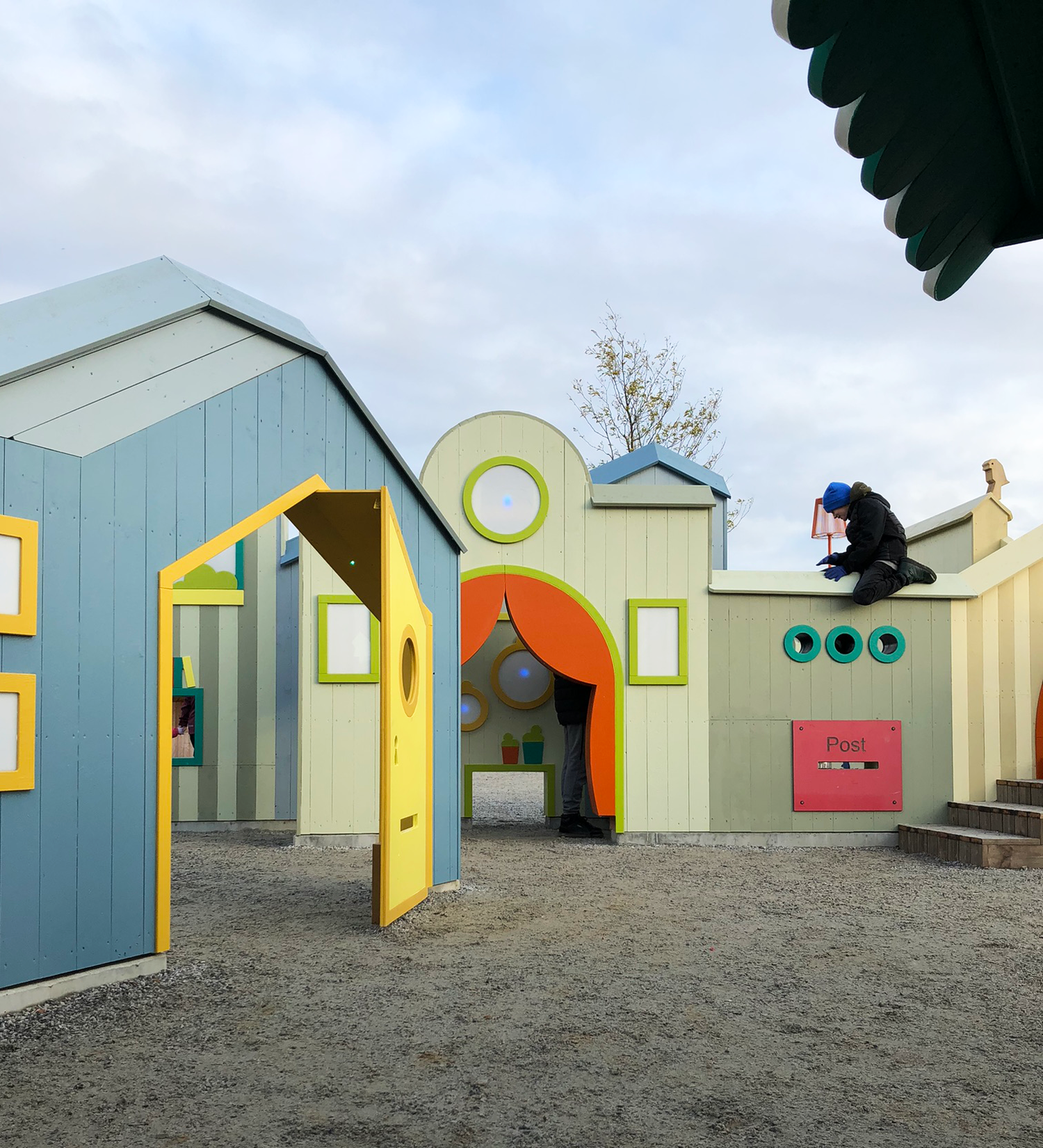 Den hemliga staden – temalekplats, Hyllievångsparken — Plot Studio