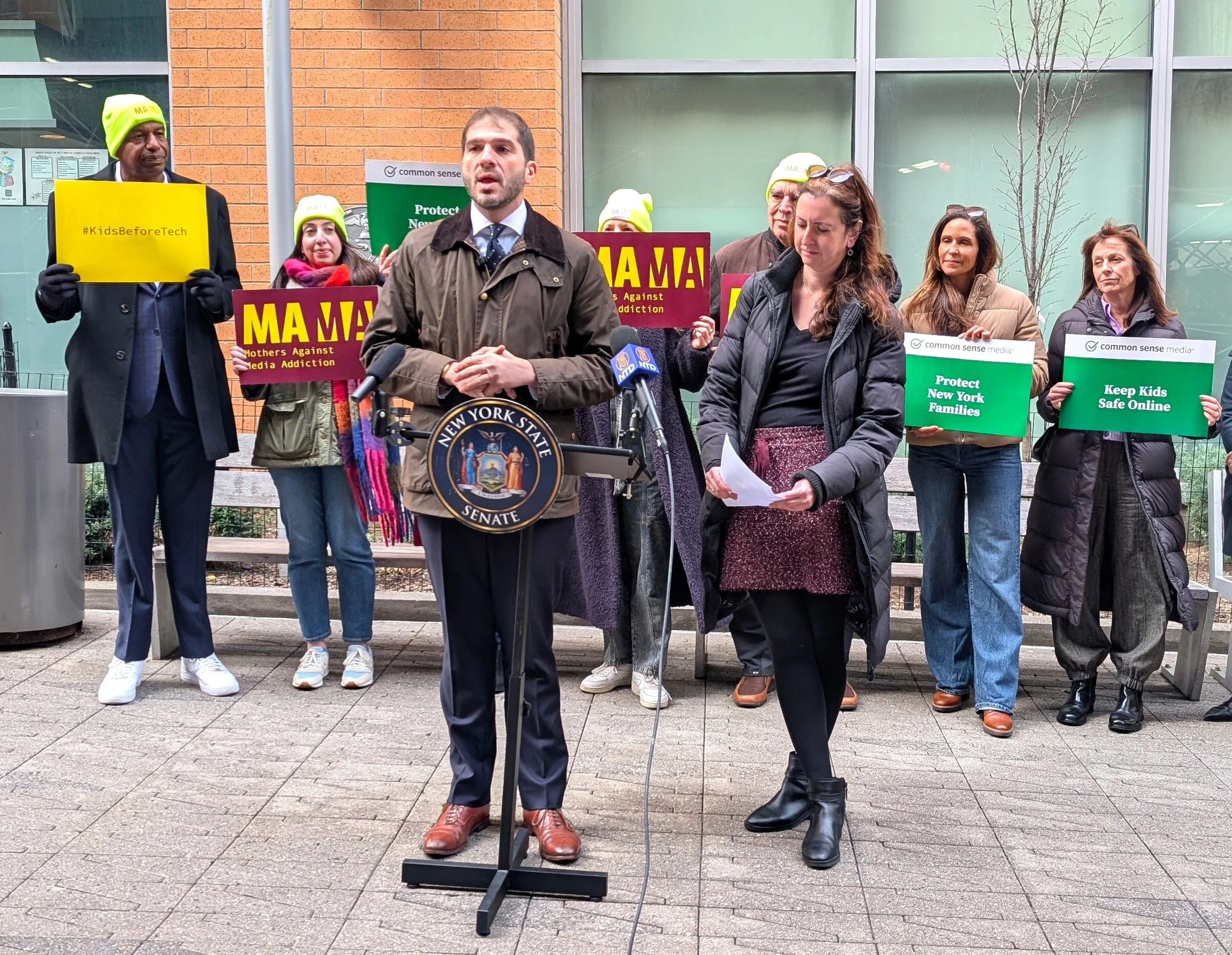 Michelle Rozic Sen. Gounardes, AM Rozic Join Parents and Advocates to Call for New ...