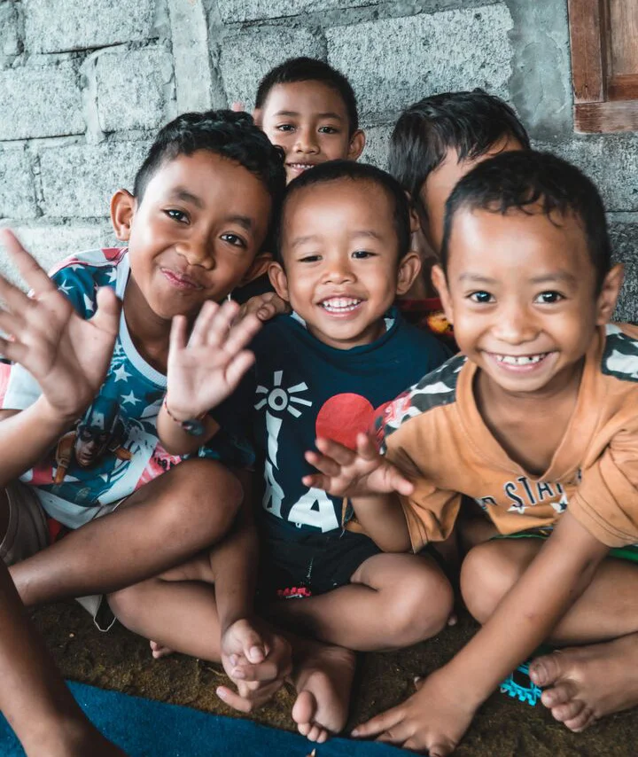 Our goal is to provide 100 beds to 100 kids in 100 days. The countdown has already started! April 26th marks the end of the 100 days and the deadline to our holy quest! Any donation gets us closer to the delivery of a complete double or twin set for a local child. This will be a gift that is sure to make a life-lasting impact! If this has inspired you to make a contribution, here is the invitation to sprinkle magic on these young ones. HOW MUCH DOES A MATTRESS COST? A single spring mattress costs 105$* US (with complete bedding set) A double spring mattress costs 118$* US (with complete bedding set) *** ANNOUNCEMENT *** *We were able to negotiate a much better price because of the increased amount of beds we are able to order.