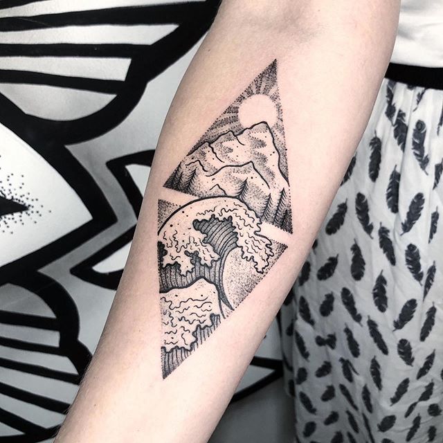 ࿇ @karmahousetattoos ࿇⁣
⁣
Mother Nature is magic .:. Tattoo by @fernandeztattoos ⁣
⁣
⁣
#karmahouse #guestartist #balitattoo #ubudtattoo #tattoostudio #balitattoostudio #ubudtattoostudio #blackwork #stippletattoo