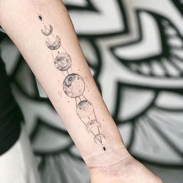 ࿇ @karmahousetattoos ࿇

Moon phases handpoke by @gerryprana 
#karmahouse #karmahousetattoo #tattootemple #balitattoo #ubudtattoo #balitattoostudio #handpoke #handpokedtattoo