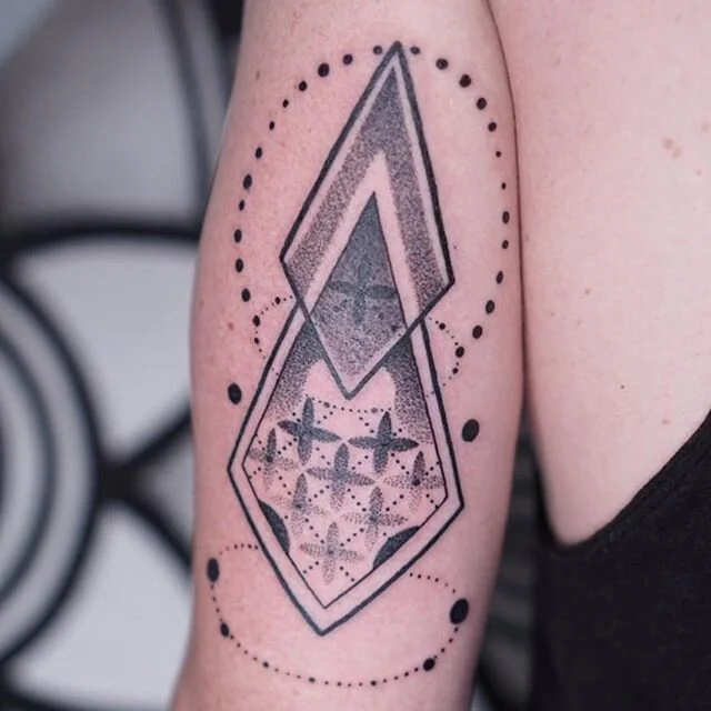 Geometric piece done by the man @serjiu.arnautu !

Kindly visit our website or email us on tattoos@karmahousebali.com to book an appointment

#mandalatattoo #lotustattoo #floweroflifetattoo #balitattoo #ubudtattoo #besttattooinubud #ceremonialtattoos