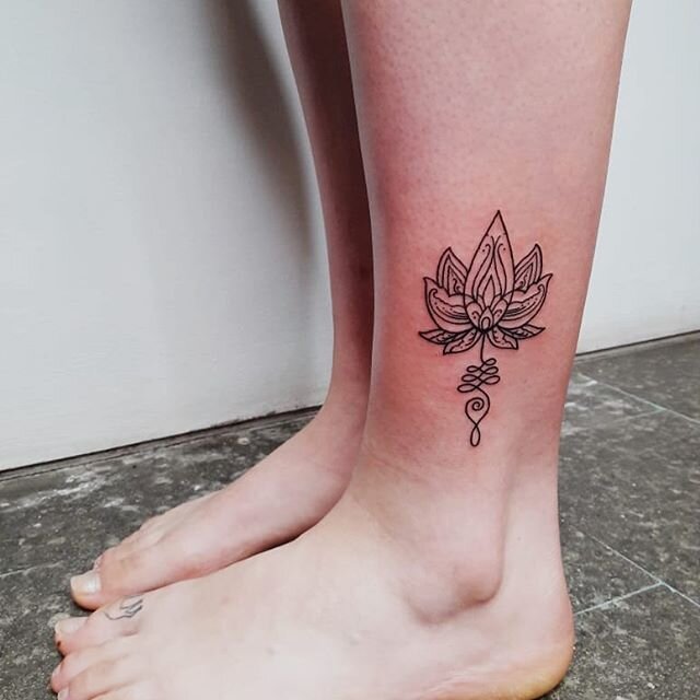 Enlightenment. A customized lotus done by @agusto_tattoo 
Kindly visit our website or email us on tattoos@karmahousebali.com to book an appointment

#mandalatattoo #lotustattoo #floweroflifetattoo #balitattoo #ubudtattoo #besttattooinubud #ceremonial