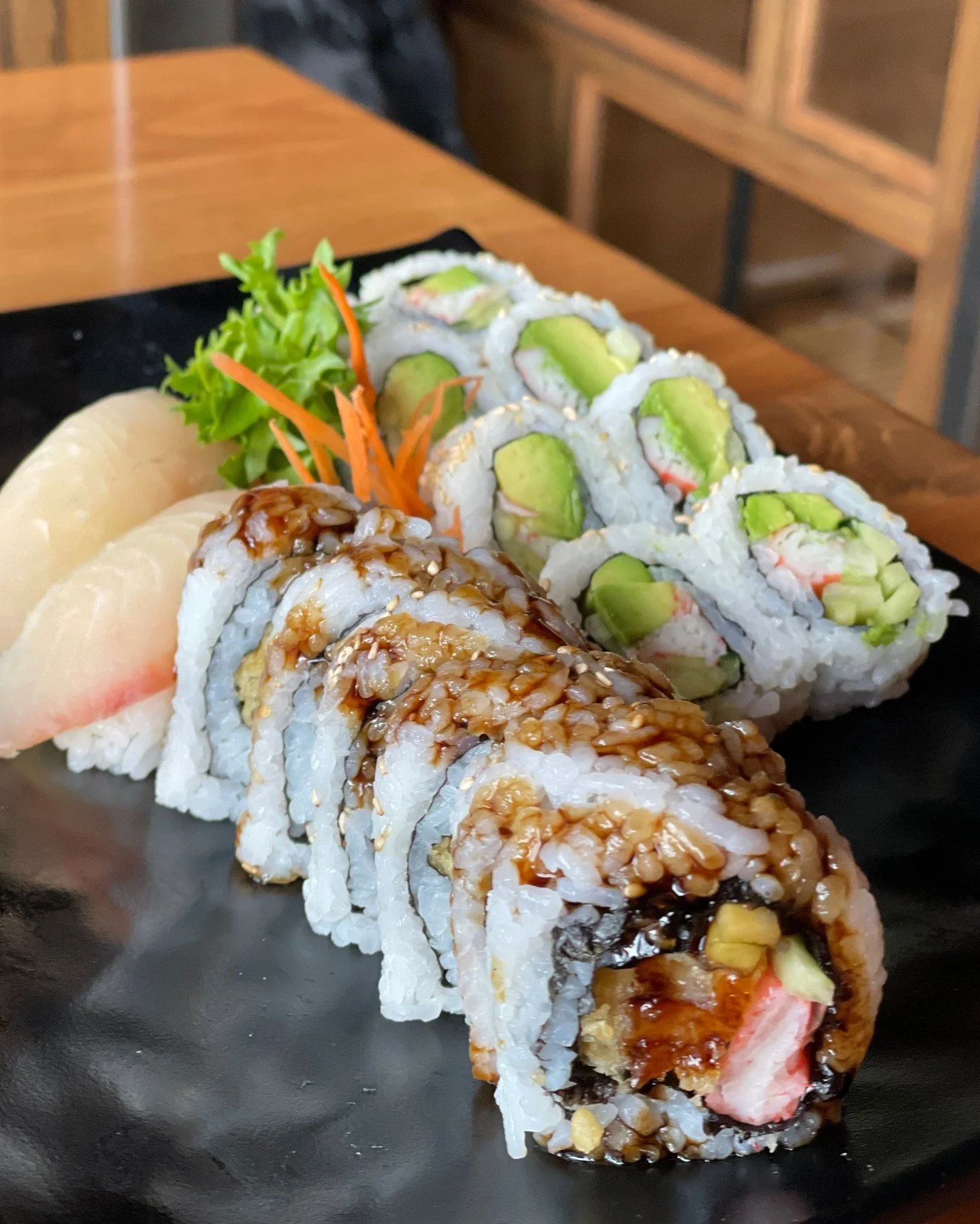 Sushi, smiles, and weekend feels 🍣
Join us at Iya Sushi for fresh rolls, sashimi, and all the flavor you deserve! 
#sushi #iyasushi