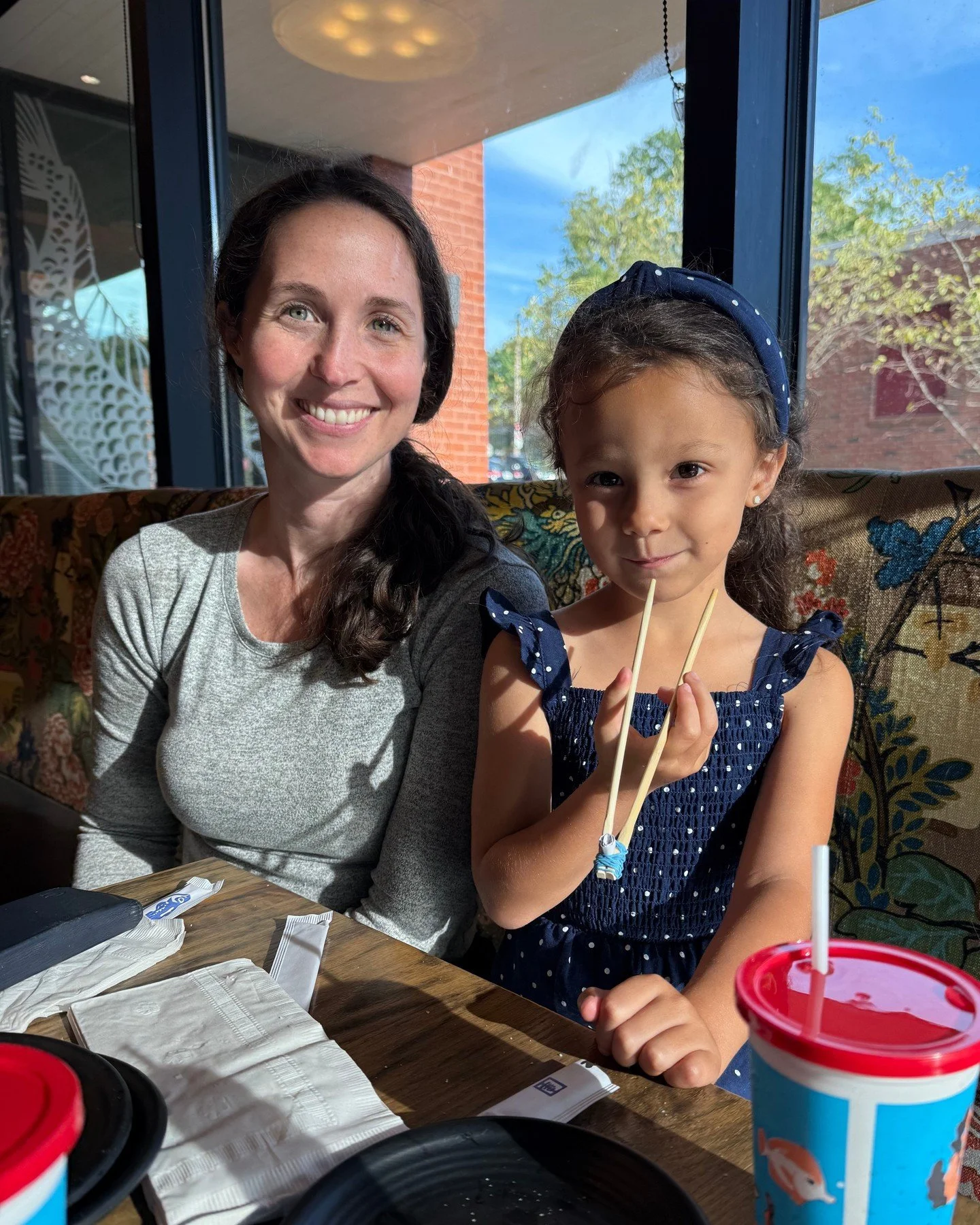 Little hands, big flavors, happy hearts 🍣💖
At Iya, there&rsquo;s truly something for everyone!

#Iyasushi