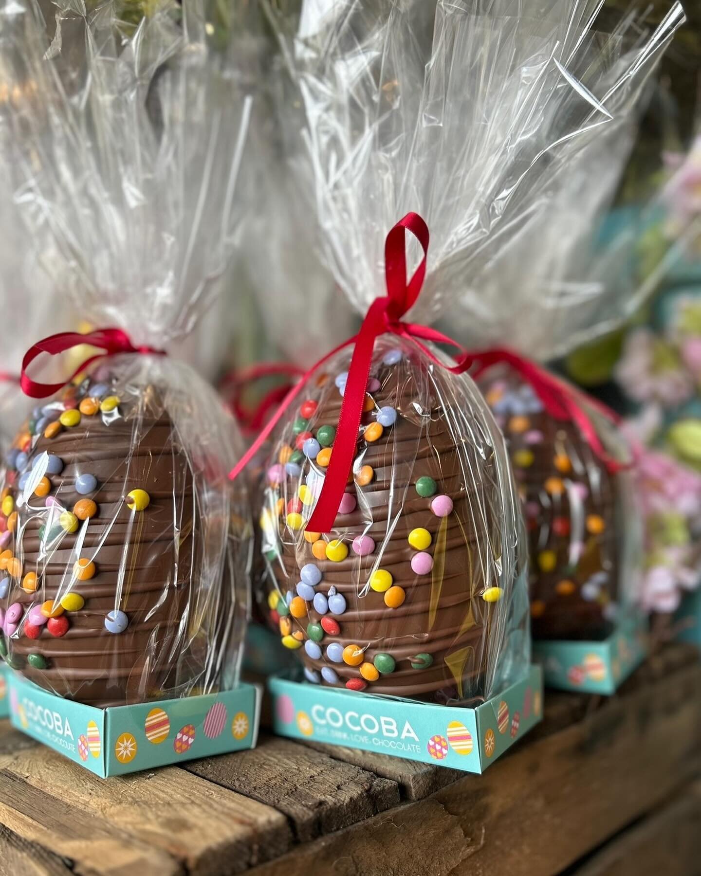 With Easter just around the corner, we are excited to showcase our delicious Easter food today at our tasting day.🐣

From chocolatey Easter eggs and the prettiest flowers to Mouth-watering Easter cakes, our farm shop displays are oozing with Easter 
