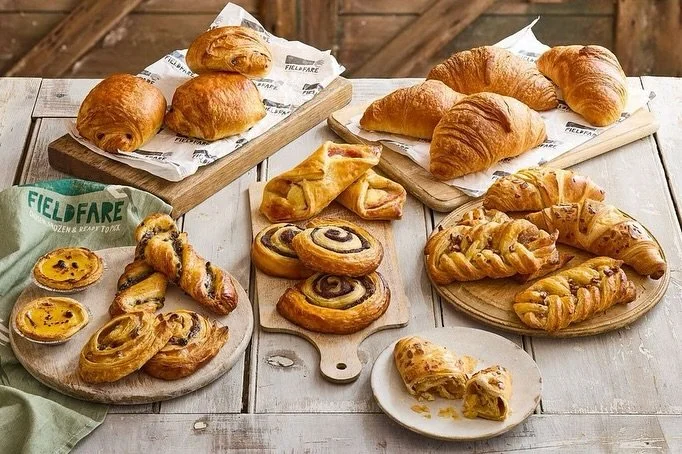 Summer Holidays X @fieldfarefoods 🥐 

Who doesn&rsquo;t love a warm croissant and coffee for breakfast?☕
�
Our Fieldfare frozen pastries are perfect for a morning treat!
�
All-Butter Croissants: Leave to prove overnight on a baking tray at room temp