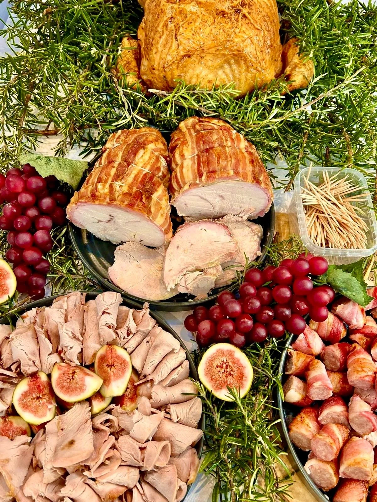Cobbs Christmas Tasting Day🎅🏻🎄

Indulge in delicious festive foods from our local producers! Sample award-winning free-range turkeys, mince pies, sausage rolls, cheese, &amp; more. Sample before you buy &amp; discover your new festive favourites a