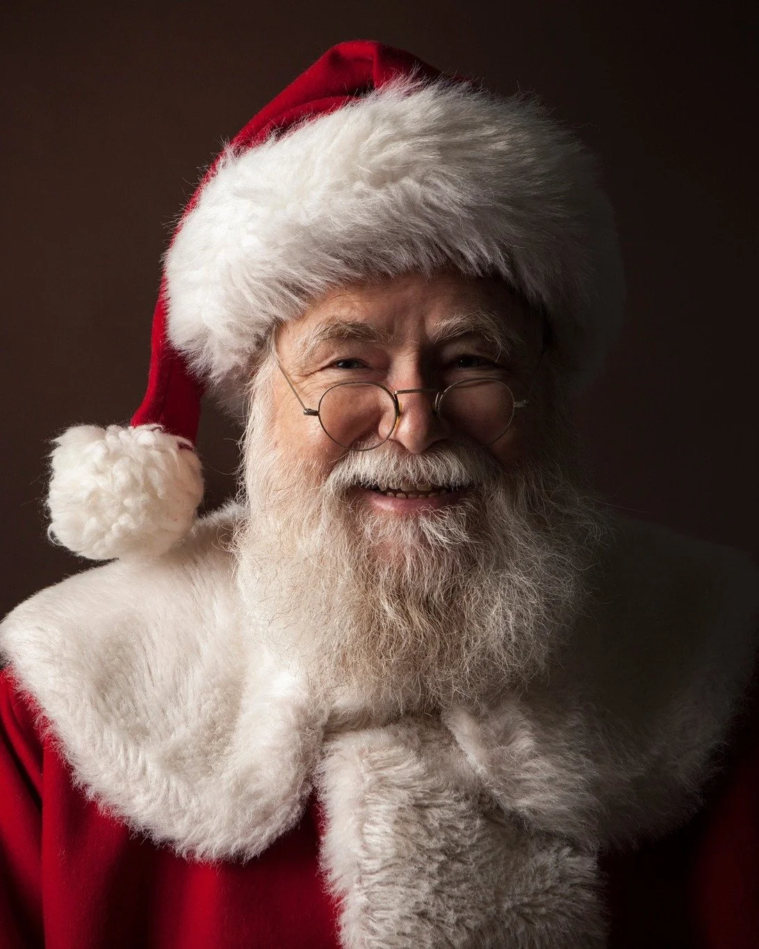 Have you booked your visit with Father Christmas yet? 🎅🏻

Join us at Cobbs Hungerford for a cosy, heart-warming family experience before the festive season gets into full swing. Enjoy delicious food, fun festive table games, and the magical moment 