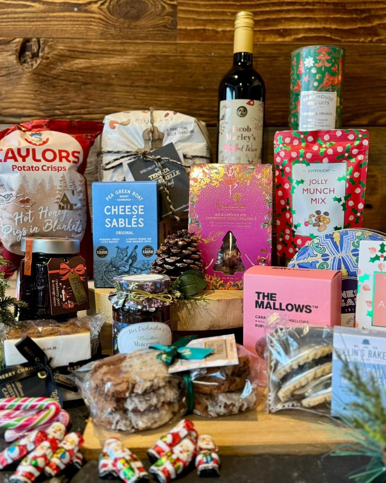 Cobbs Christmas Hamper🎁🎄

Let Cobbs prepare you an ambient Christmas Food Hamper with a mix of some of our favourite festive food from the season. You will find Christmas-themed products, including chutneys, biscuits, chocolates, mulled wine and mo