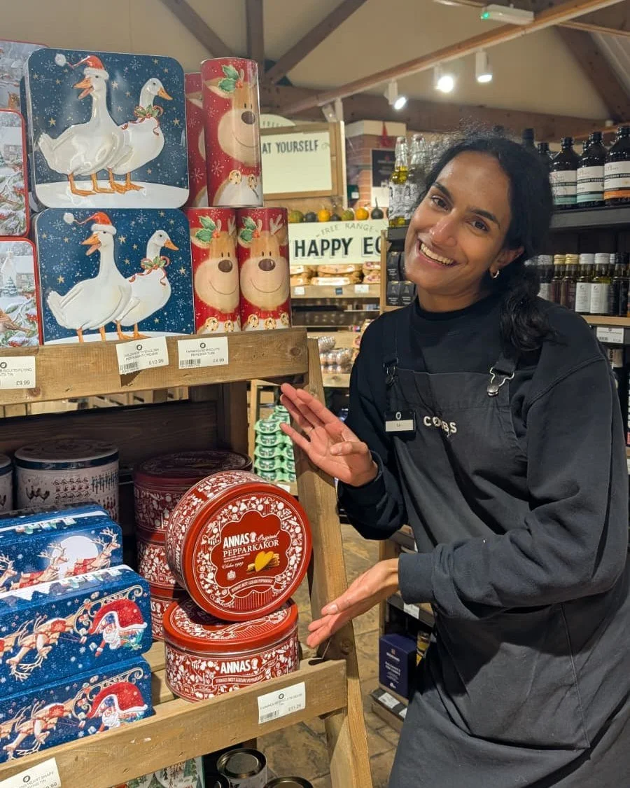 Festive Favourite Fridays❤️🎄

Ila's Festive Favourite find is our delicious @annaspepparkakor gingerbread biscuits, which have spread joy for generations!🍪

Anna&rsquo;s began in 1929 in Stockholm, baking gingerbread in a home bakery. Now part of L