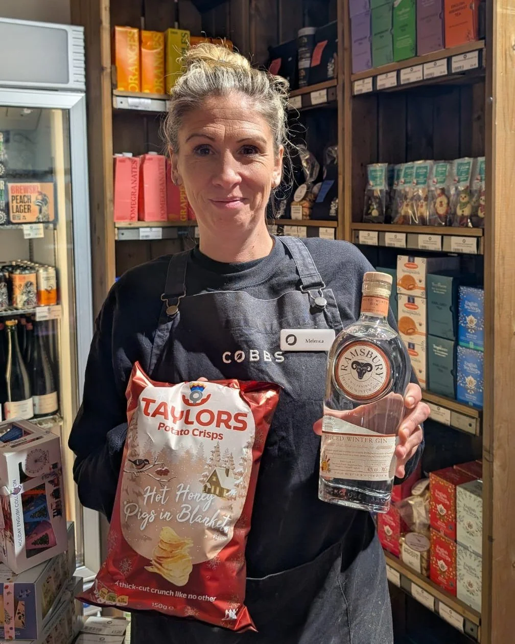Festive Favourite Fridays❤️🎄

Mel's Festive Favourite finds are our delicious @taylorssnacks Hot Honey, Pigs in Blankets crisps, and @ramsbury_distillery Spiced Winter Gin!

A perfect pairing for the festive period!🤩

#CobbsFarmShops #BestOfLocalAn
