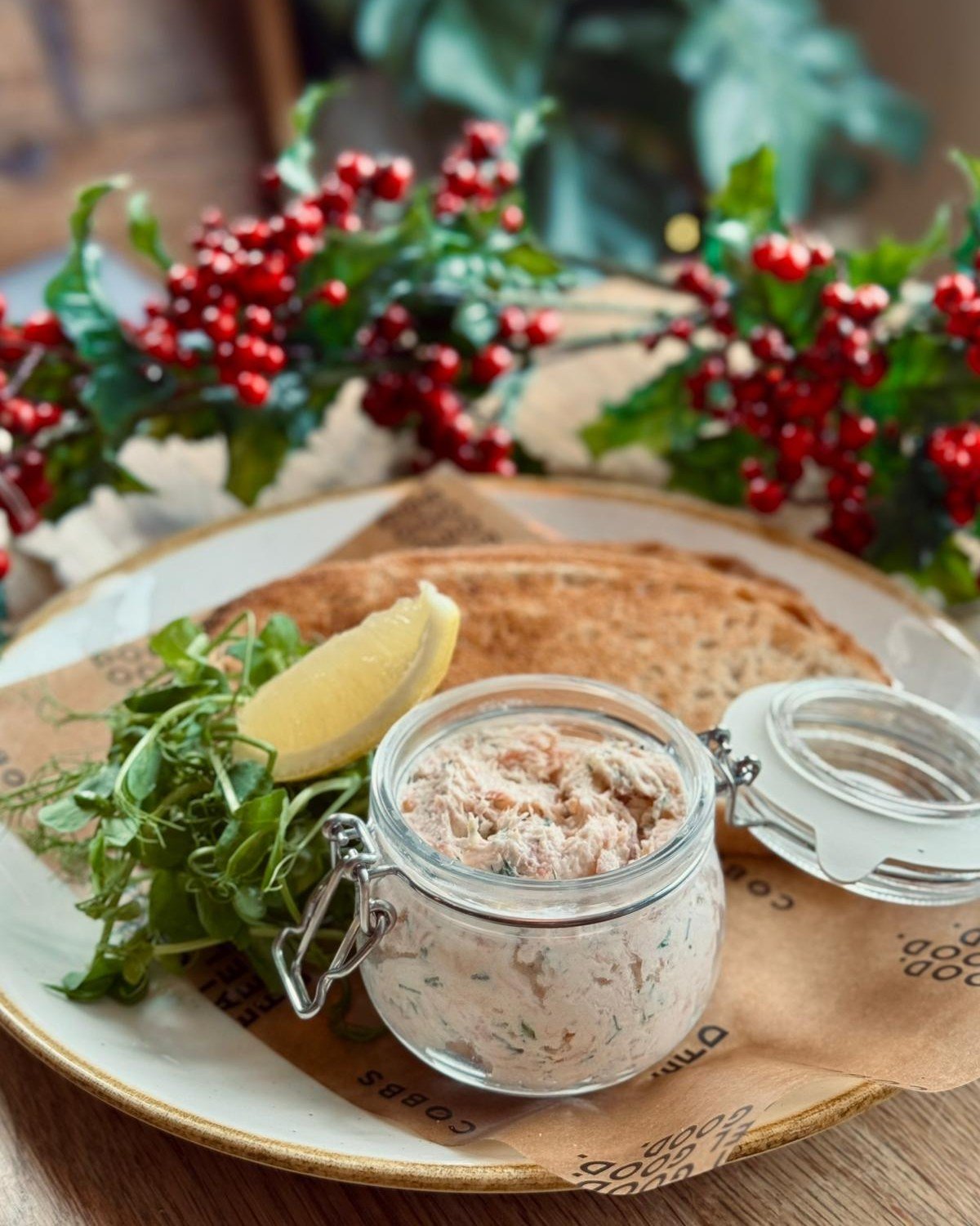 Don&rsquo;t forget, our menus have had a festive glow-up! ✨🎄

Join us for our delicious Cobbs homemade oak-smoked salmon with lemon &amp; dill p&acirc;t&eacute;, served with toasted @hobbshousebakery sourdough. And that&rsquo;s just the beginning&he