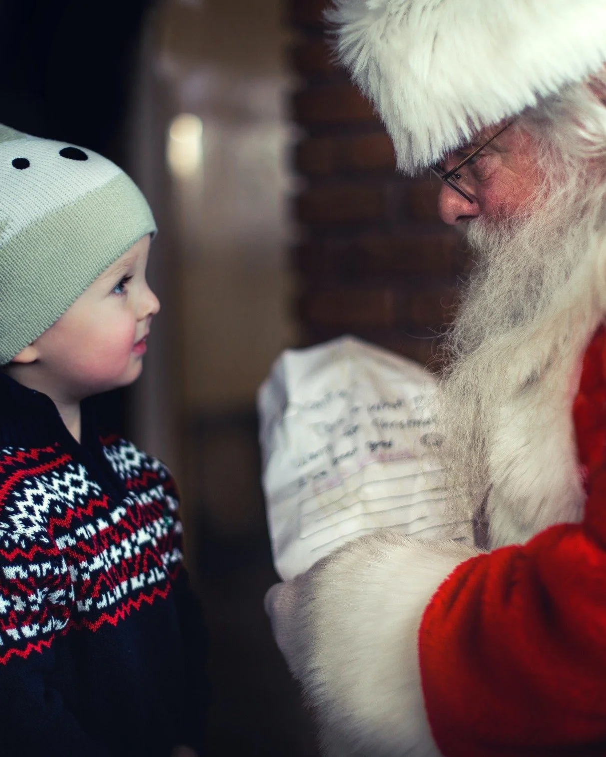 He&rsquo;s making his list and checking it twice - and now he&rsquo;s on his way to Cobbs! 🎅

It&rsquo;s not too late to book!

We still have availability on the following dates and times:
📅Friday 19th: 10:00am, 12:30pm &amp; 3:00pm
📅Sunday 21st: 