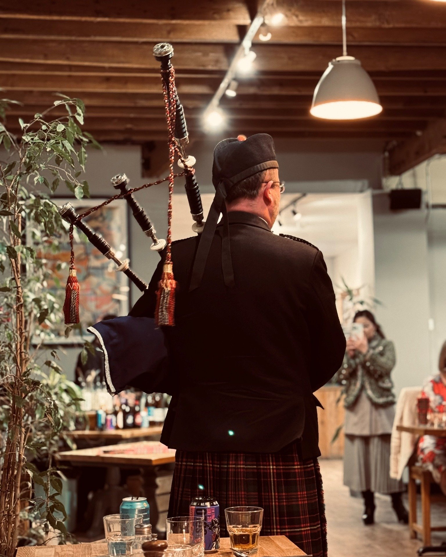 Burns Night Celebrations!✨

Join us this Saturday for a night of Scottish tradition at Cobbs Englefield and Hungerford! Celebrate Burns Night with a delicious supper featuring the classic haggis, neeps &amp; tatties. Let&rsquo;s raise a glass and enj